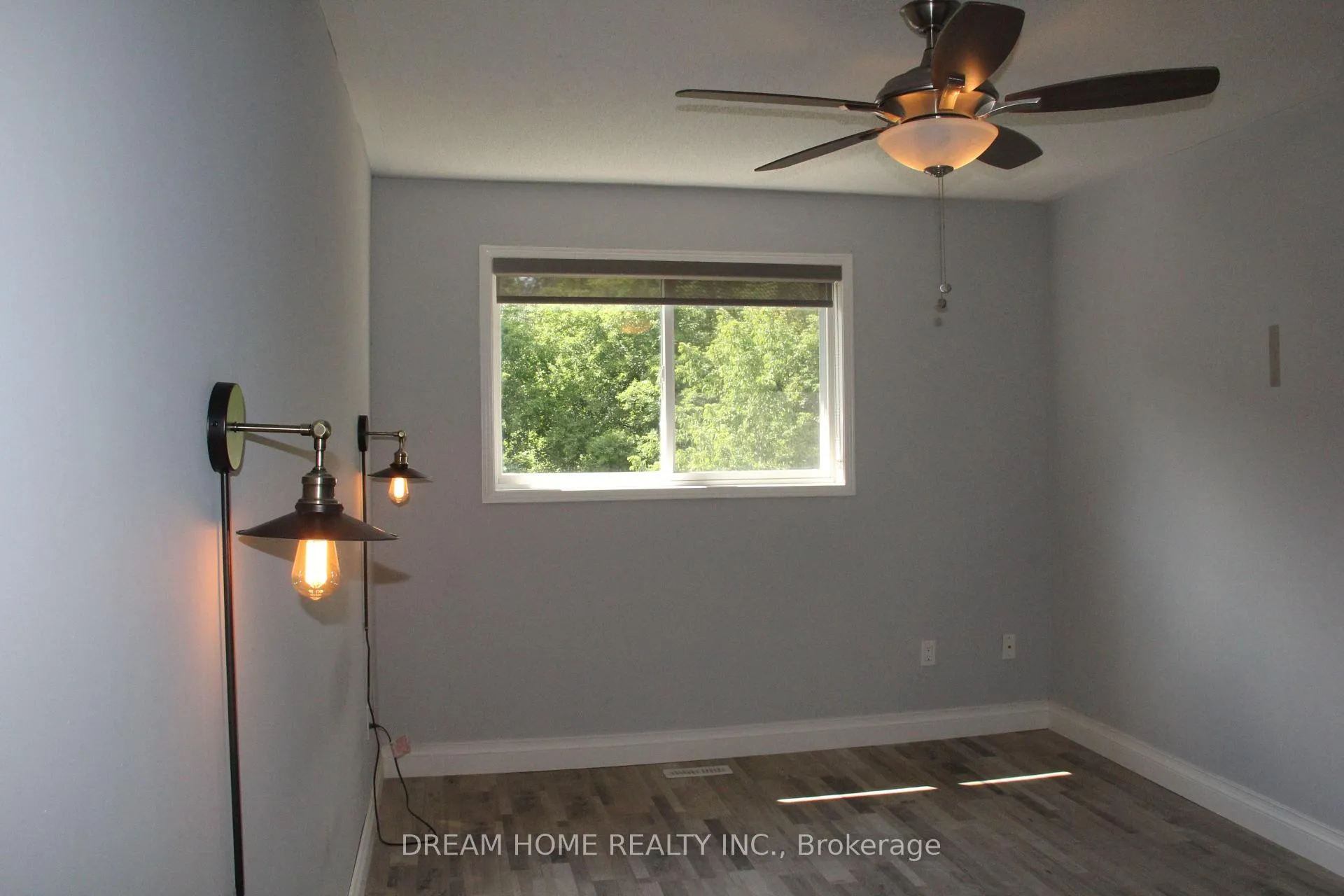 Photo 17 of 50 Pickett Crescent, Barrie, Painswick North — HOMEH