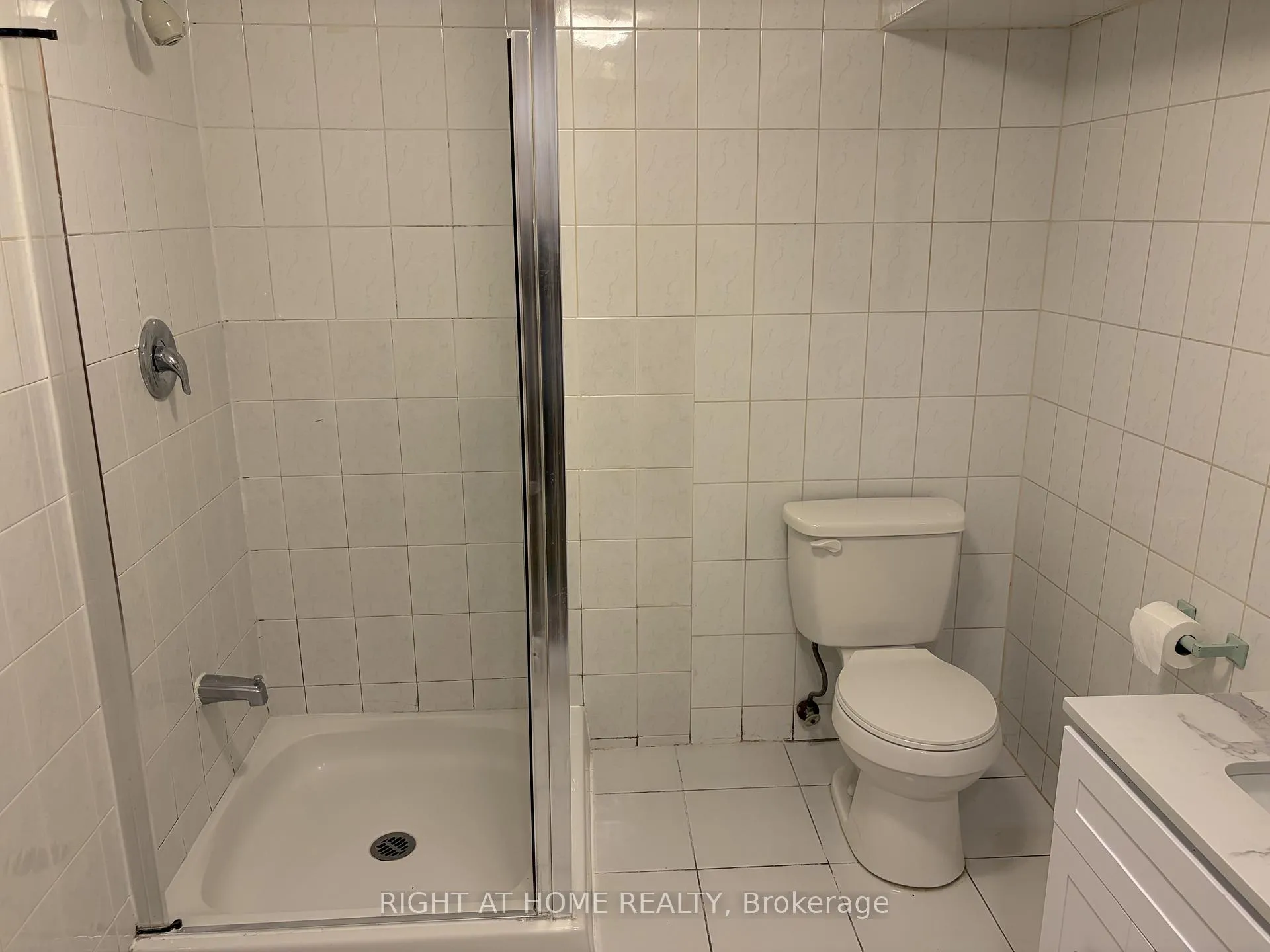 Photo 9 of 8469 Martin Grove Road E, Vaughan, West Woodbridge — HOMEH