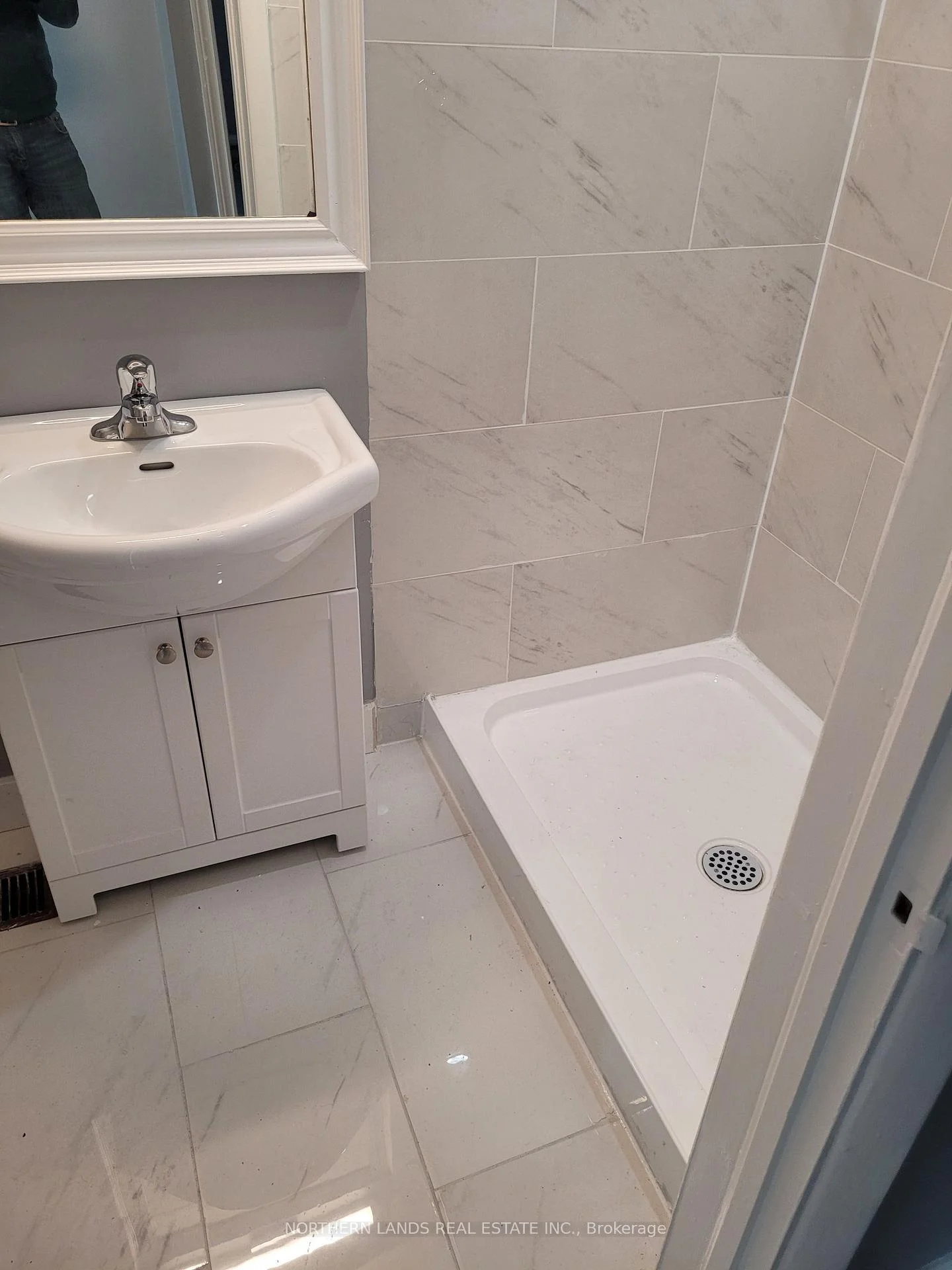 Photo 12 of Unit SECOND FLOOR APARTMENT, 104 Lock Street, Peterborough, Otonabee Ward 1 — HOMEH
