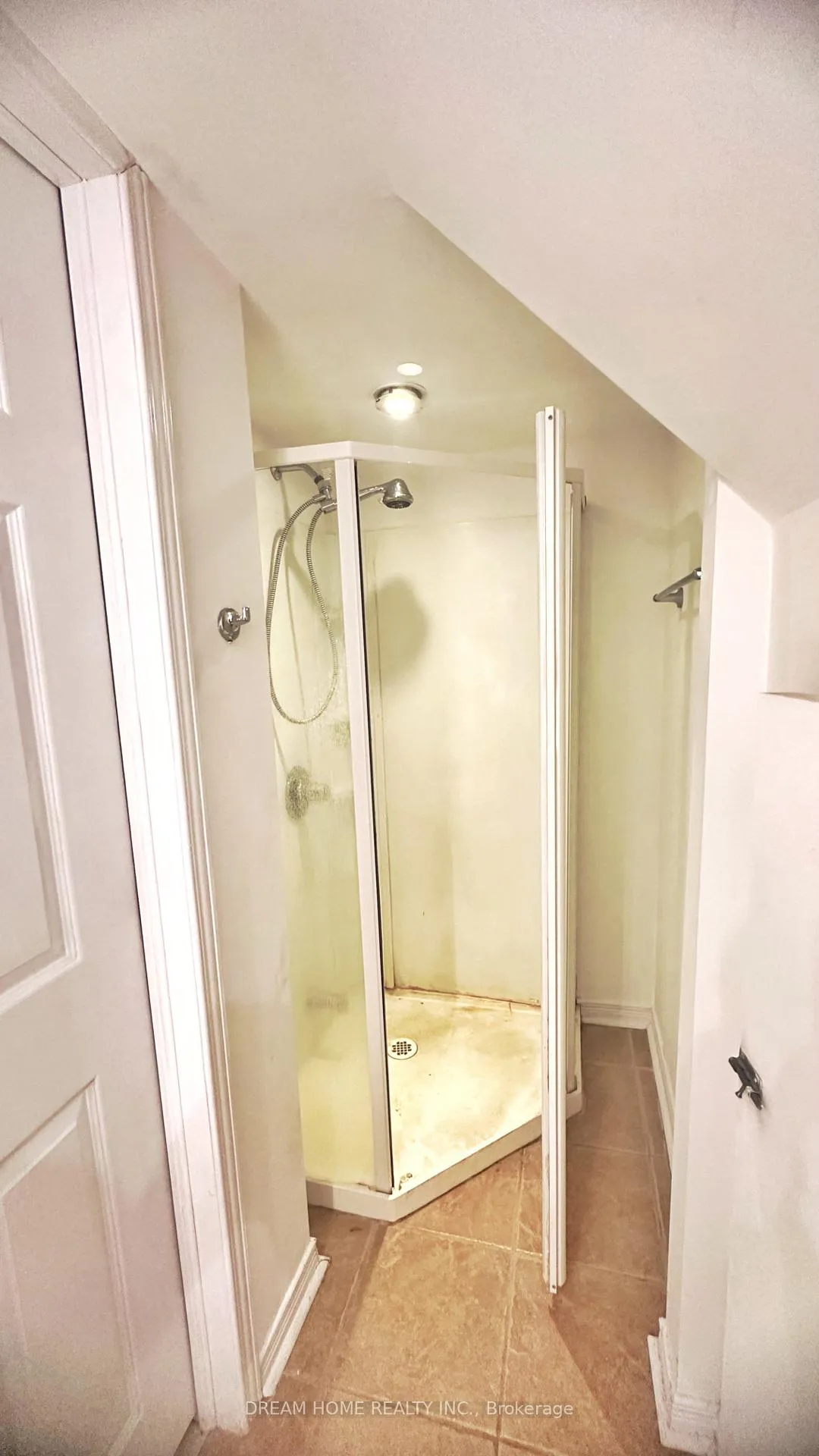Photo 6 of Unit BM Unit#B, 83 Cornwallis Drive, Scarborough, Dorset Park — HOMEH
