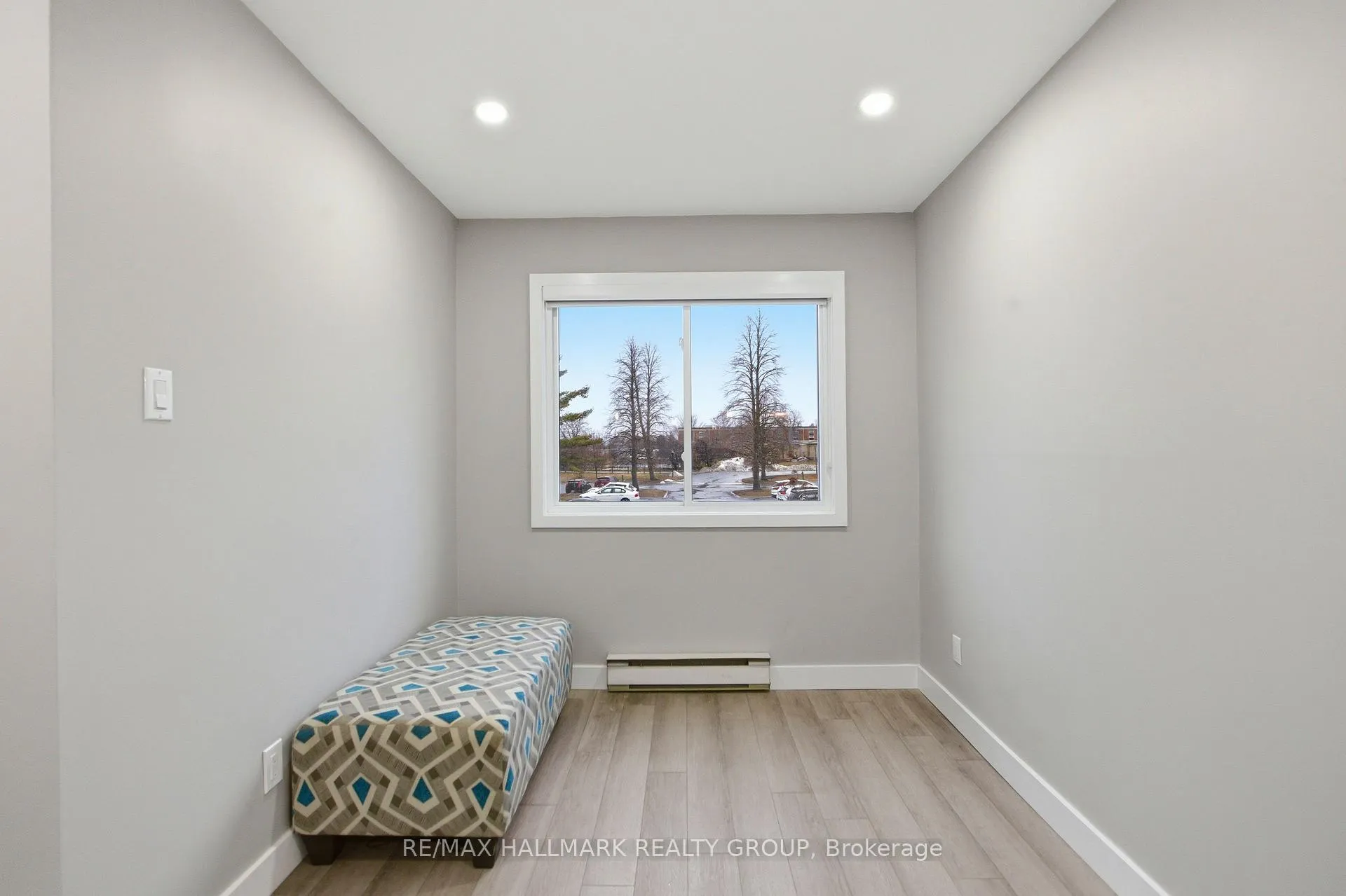 Photo 6 of Unit 216, 218 Viewmount Drive, Ottawa, Borden Farm/Stewart Farm/Carleton Heights/Parkwood Hills — HOMEH