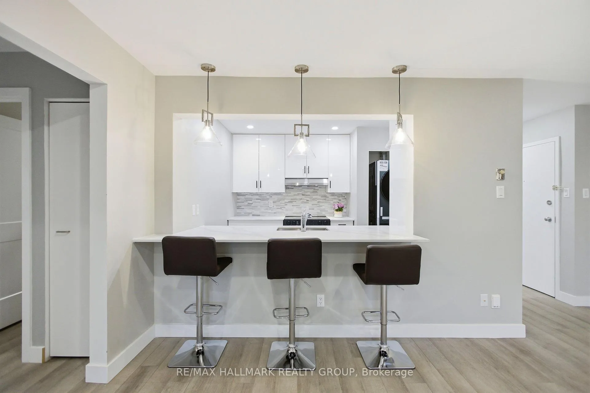 Photo 7 of Unit 216, 218 Viewmount Drive, Ottawa, Borden Farm/Stewart Farm/Carleton Heights/Parkwood Hills — HOMEH