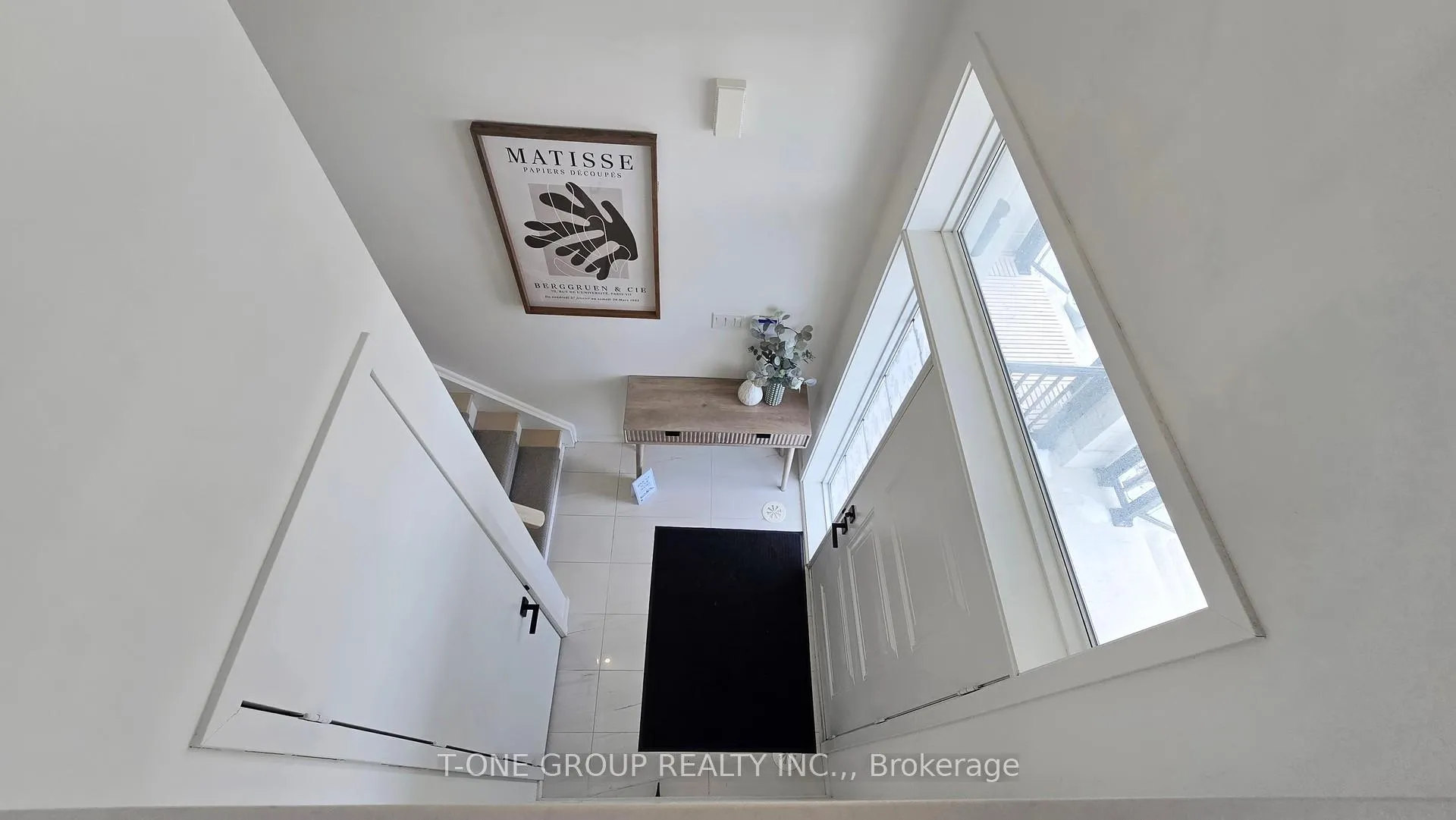 Photo 2 of 20 Pantheon Lane, Markham, Wismer — HOMEH