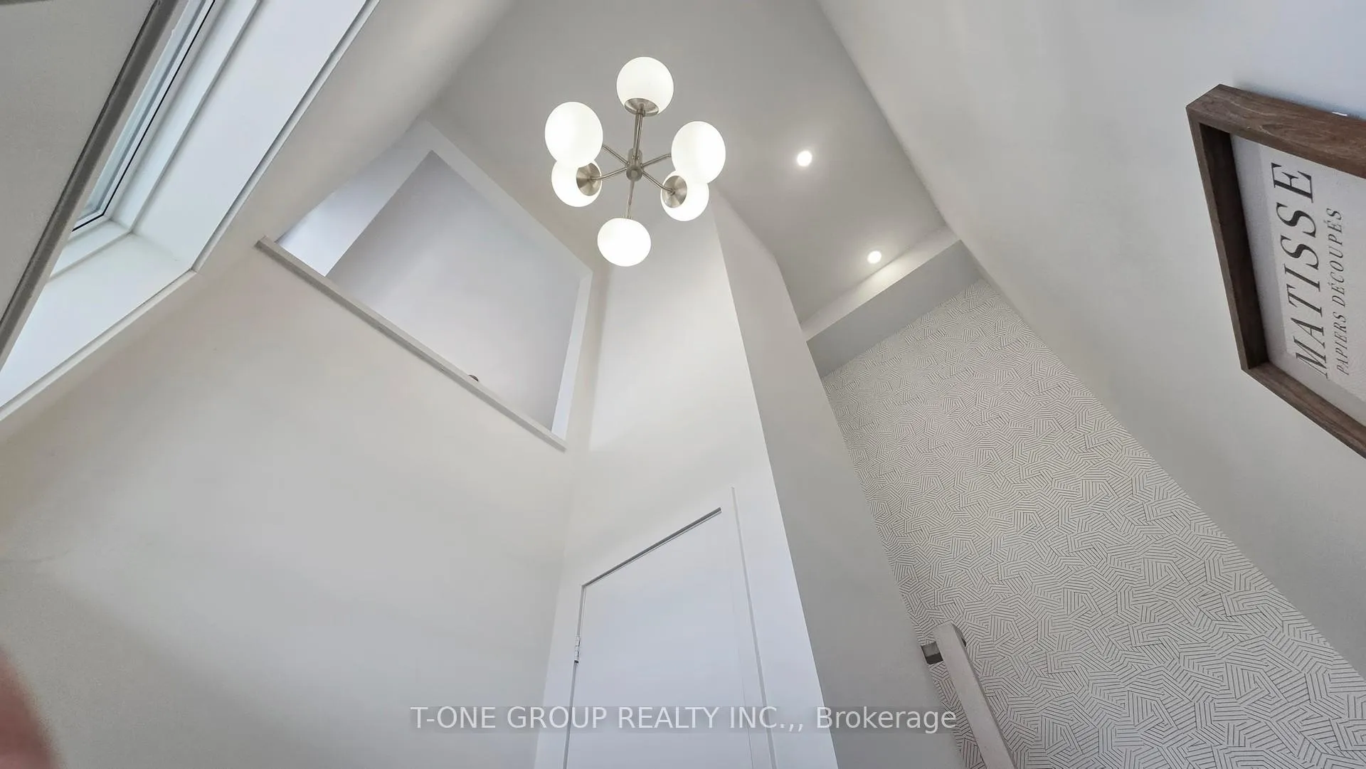 Photo 3 of 20 Pantheon Lane, Markham, Wismer — HOMEH