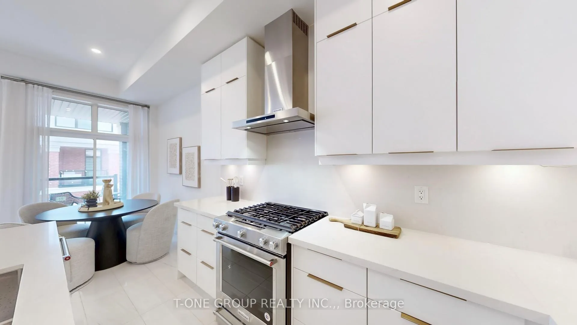Photo 14 of 20 Pantheon Lane, Markham, Wismer — HOMEH