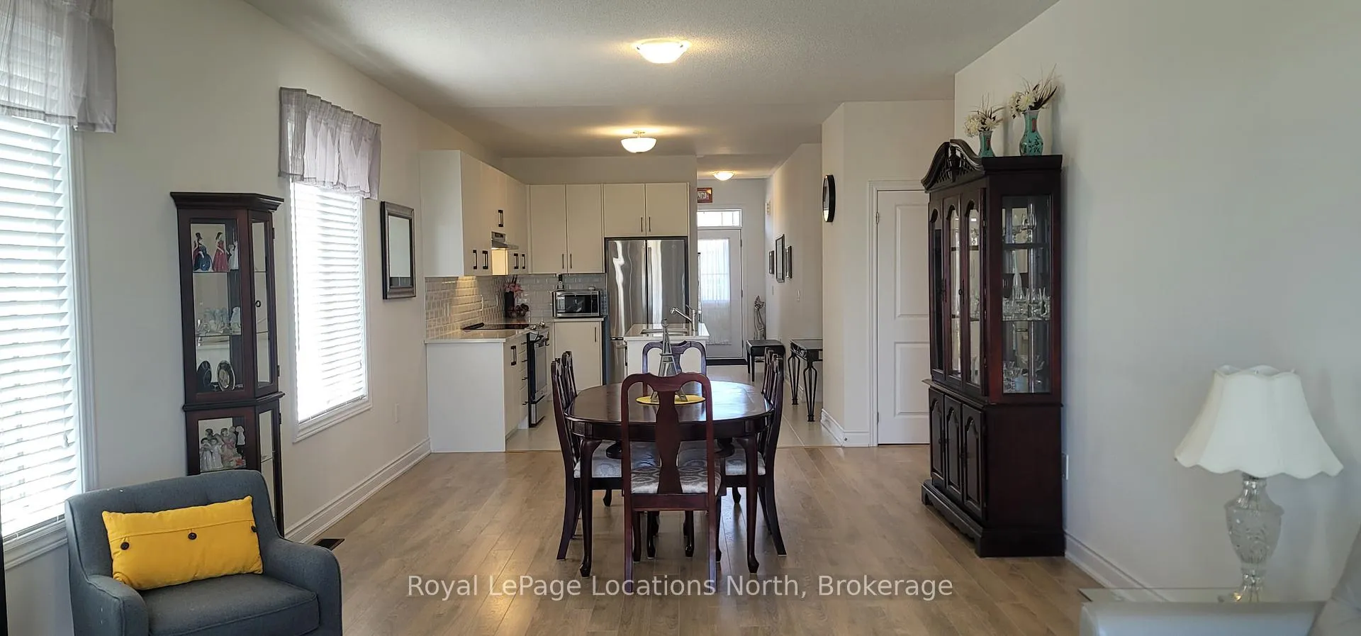 Photo 2 of 81 Season Crescent, Wasaga Beach — HOMEH
