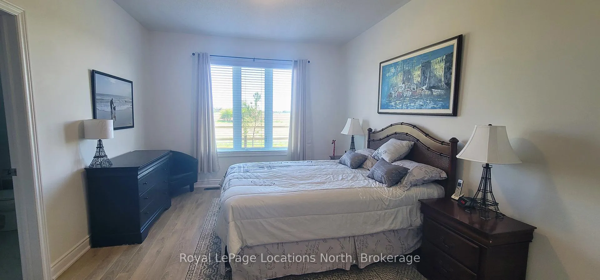 Photo 5 of 81 Season Crescent, Wasaga Beach — HOMEH