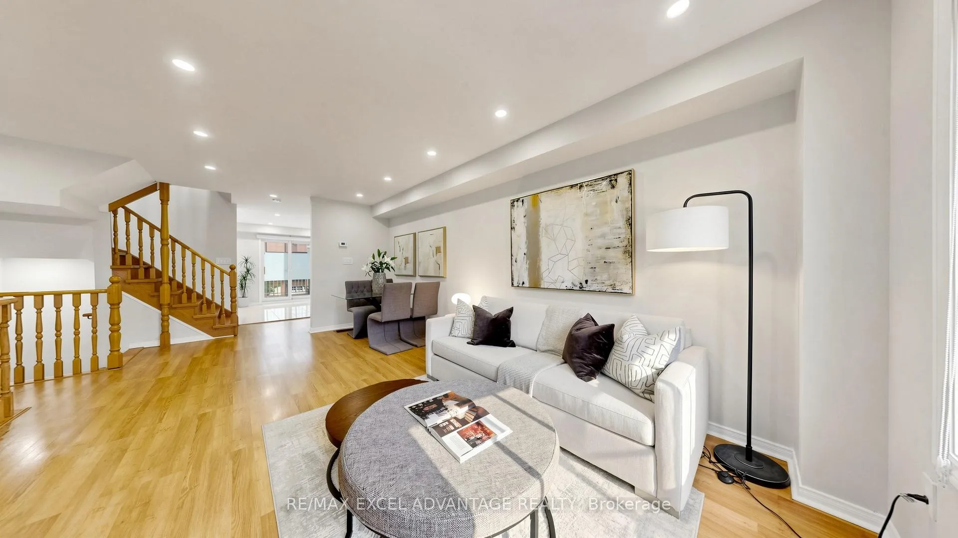 Photo 3 of 12 Azalea Gateway, Markham, Commerce Valley — HOMEH