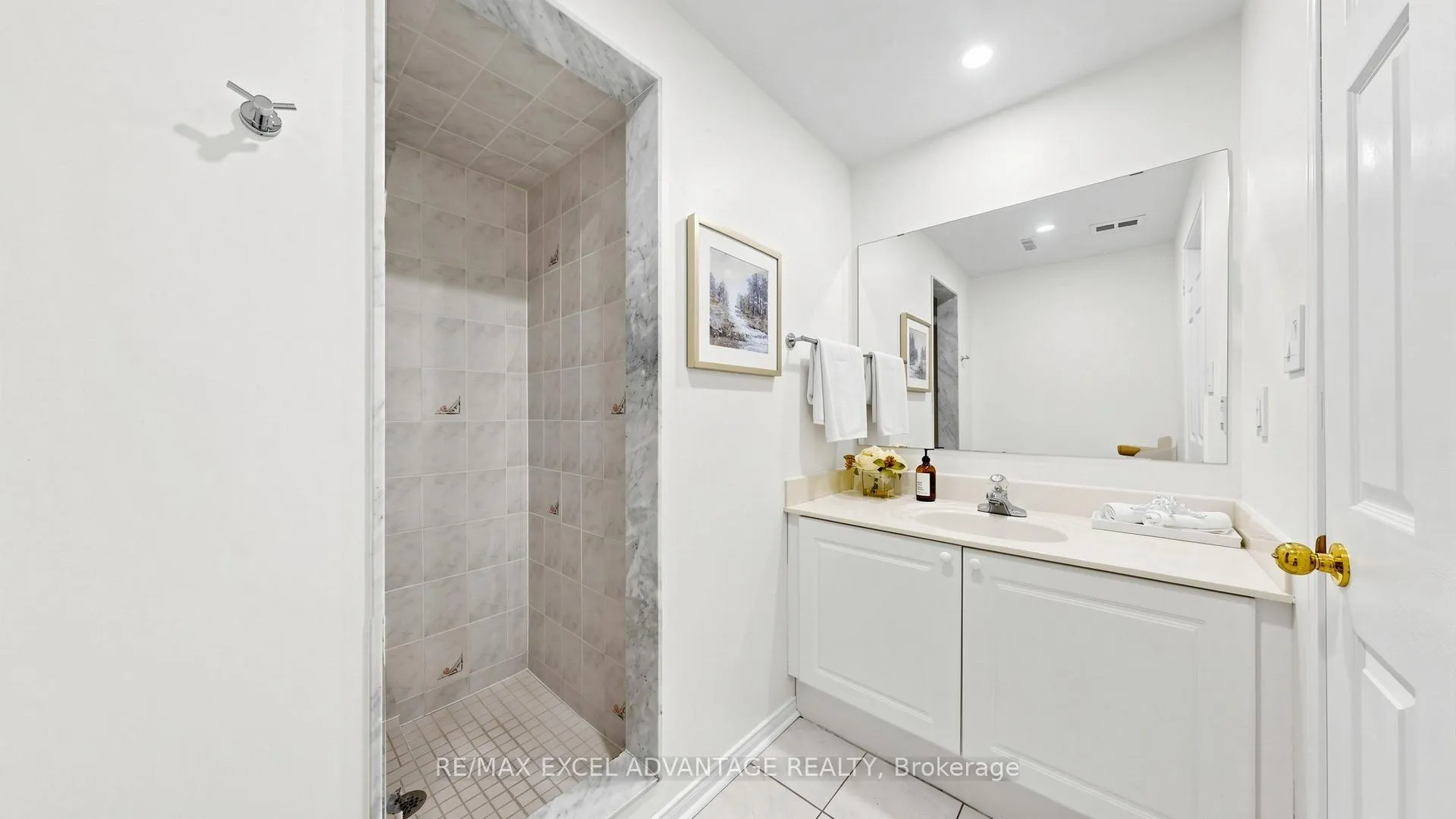 Photo 25 of 12 Azalea Gateway, Markham, Commerce Valley — HOMEH