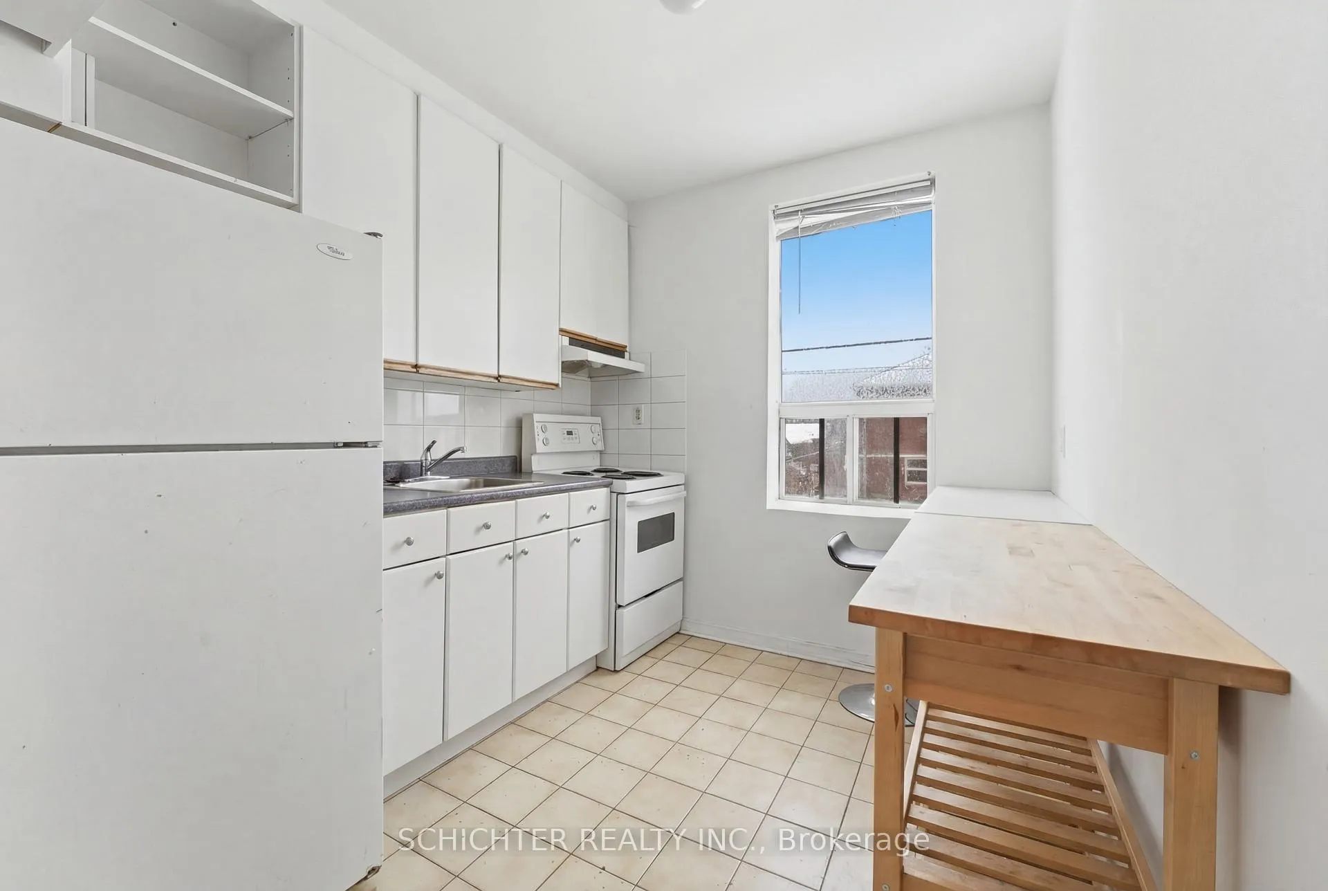 Photo 5 of Unit 1, 705 Vaughan Road, Toronto, Oakwood Village — HOMEH