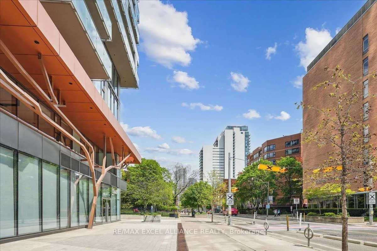 Photo 3 of Unit 2609, 50 Wellesley Street E, Toronto, Church-Yonge Corridor — HOMEH