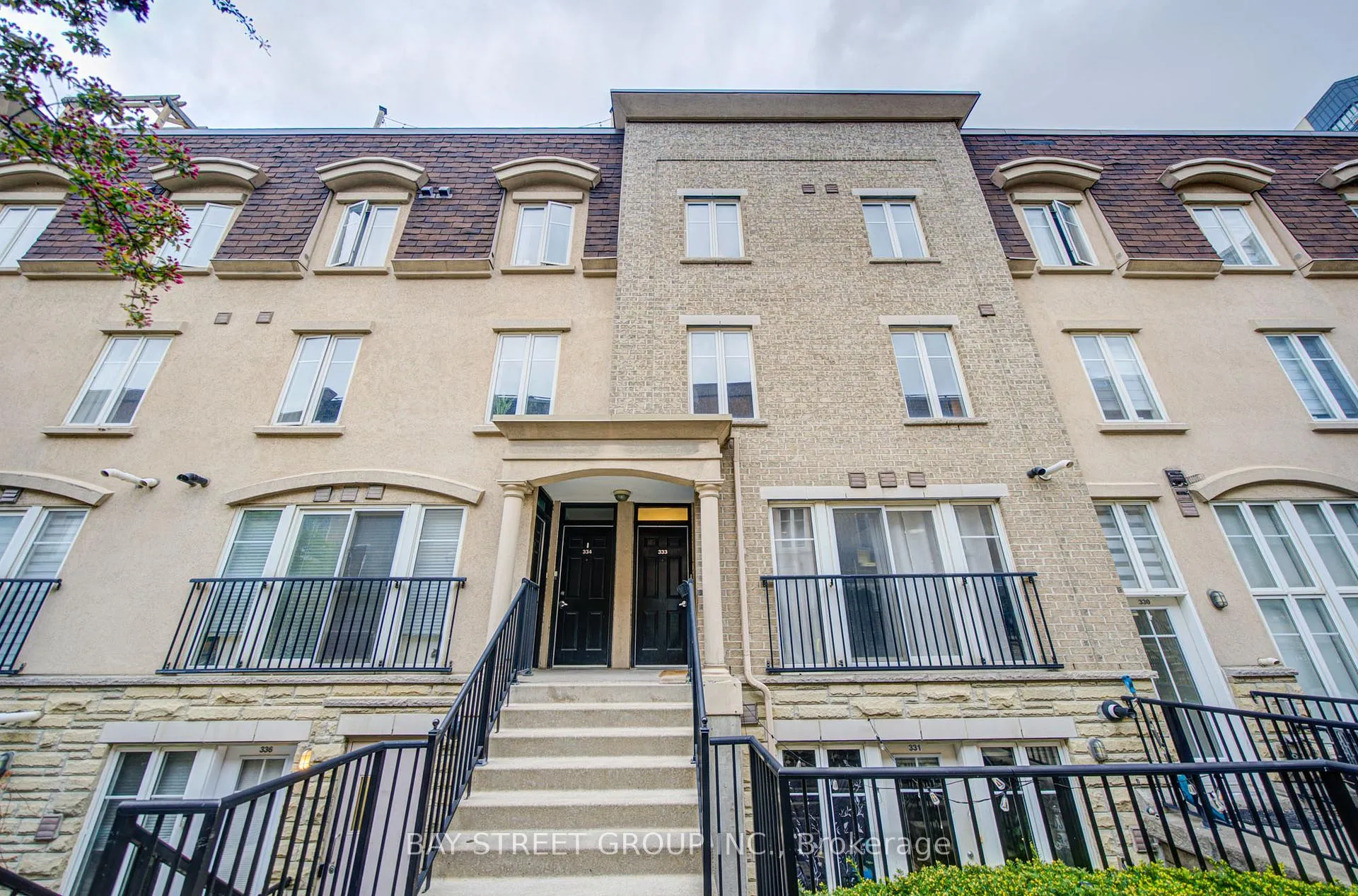 Front of Unit 333, 30 Western Battery Road