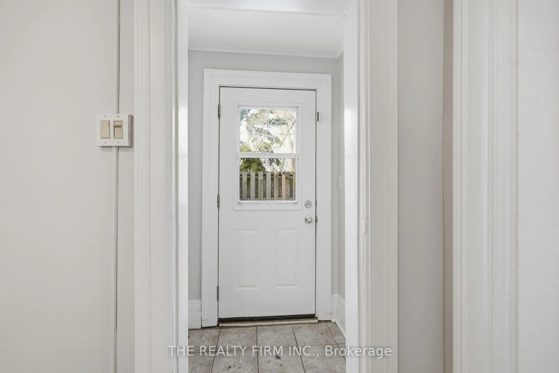Photo 3 of Unit 2, 22 Victor Street, London, South F — HOMEH