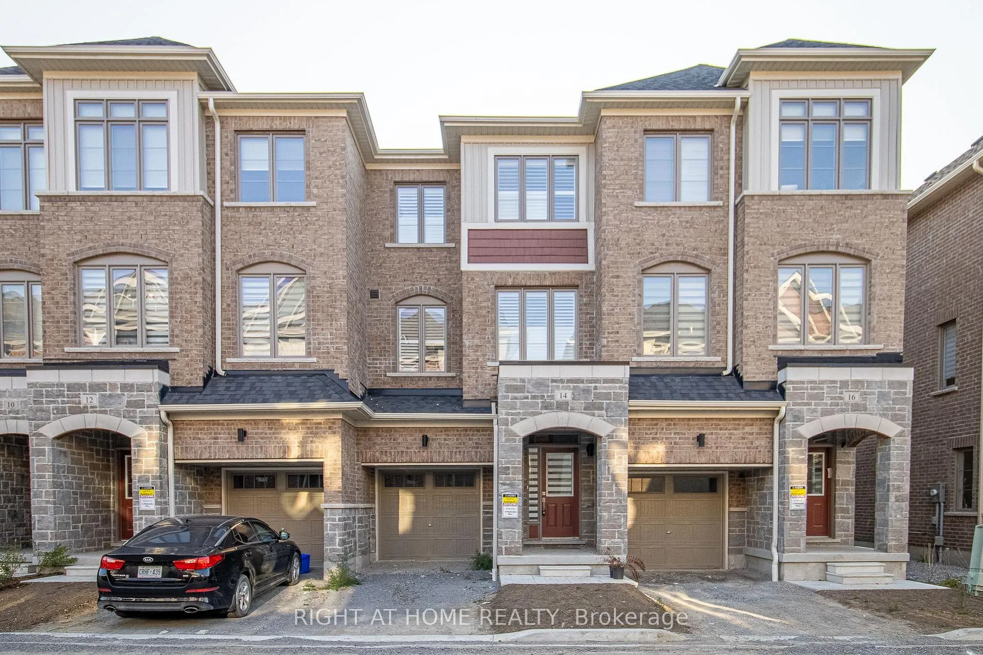 Photo 1 of 14 Waterside Way, Whitby, Port Whitby — HOMEH