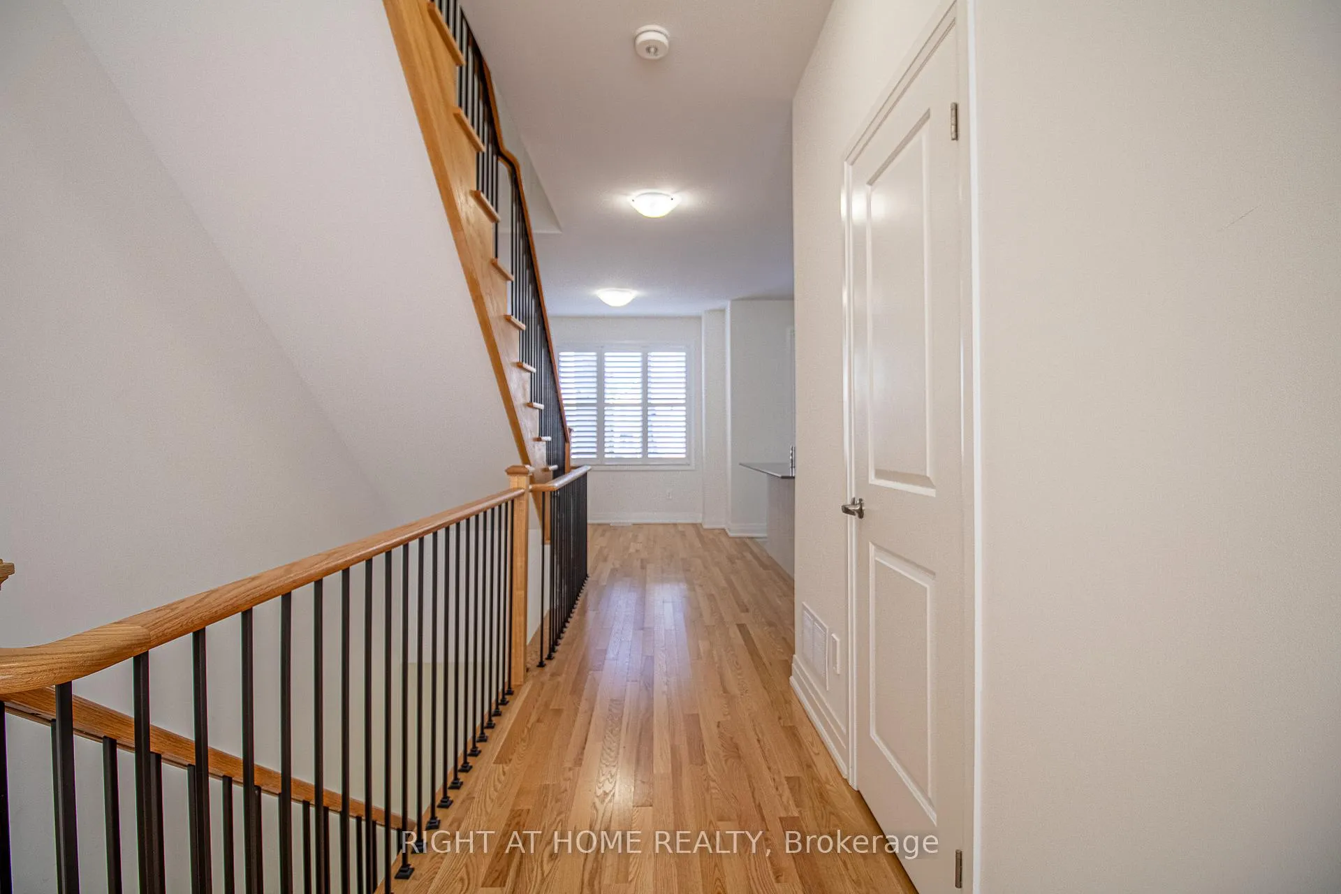 Photo 11 of 14 Waterside Way, Whitby, Port Whitby — HOMEH