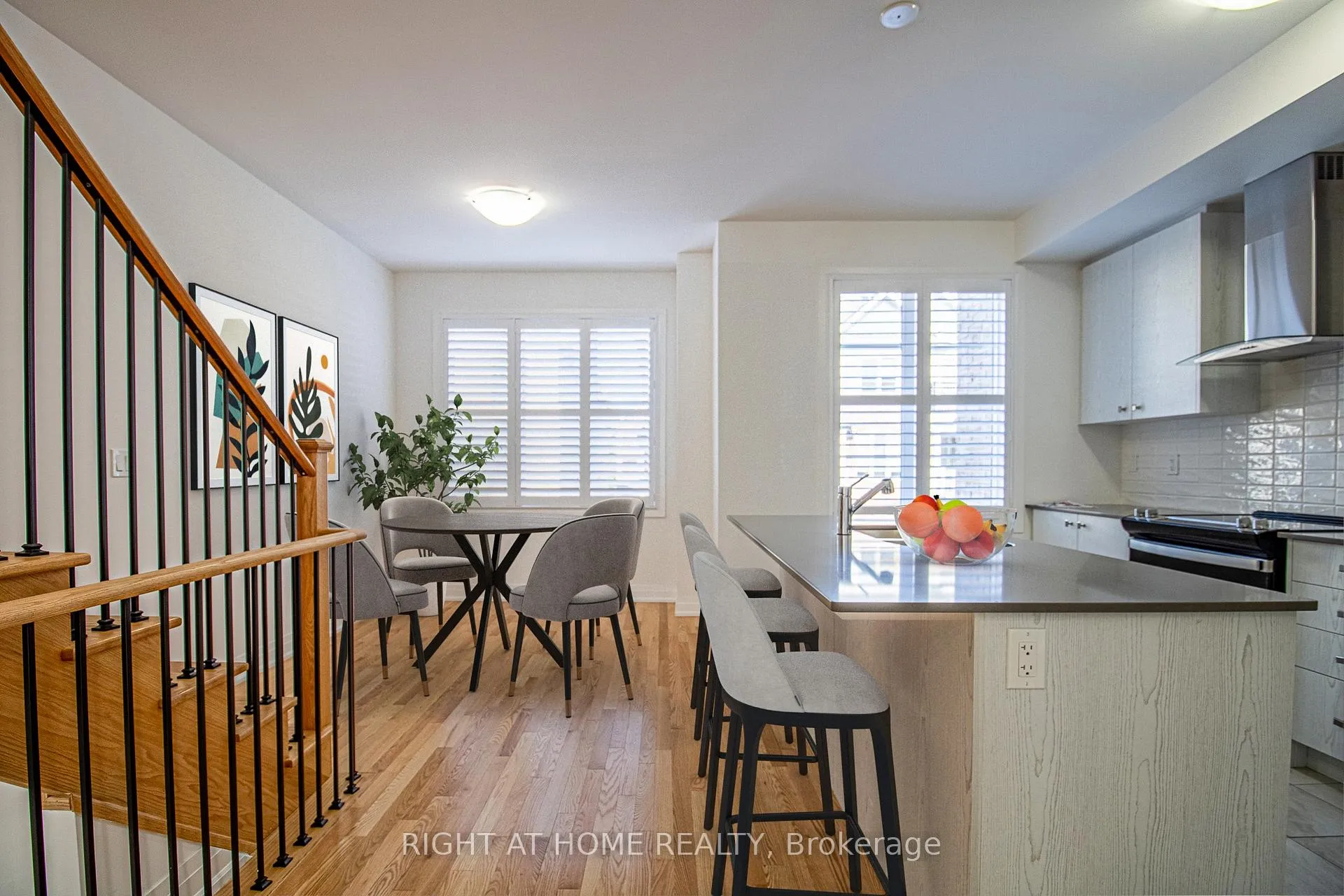 Photo 12 of 14 Waterside Way, Whitby, Port Whitby — HOMEH