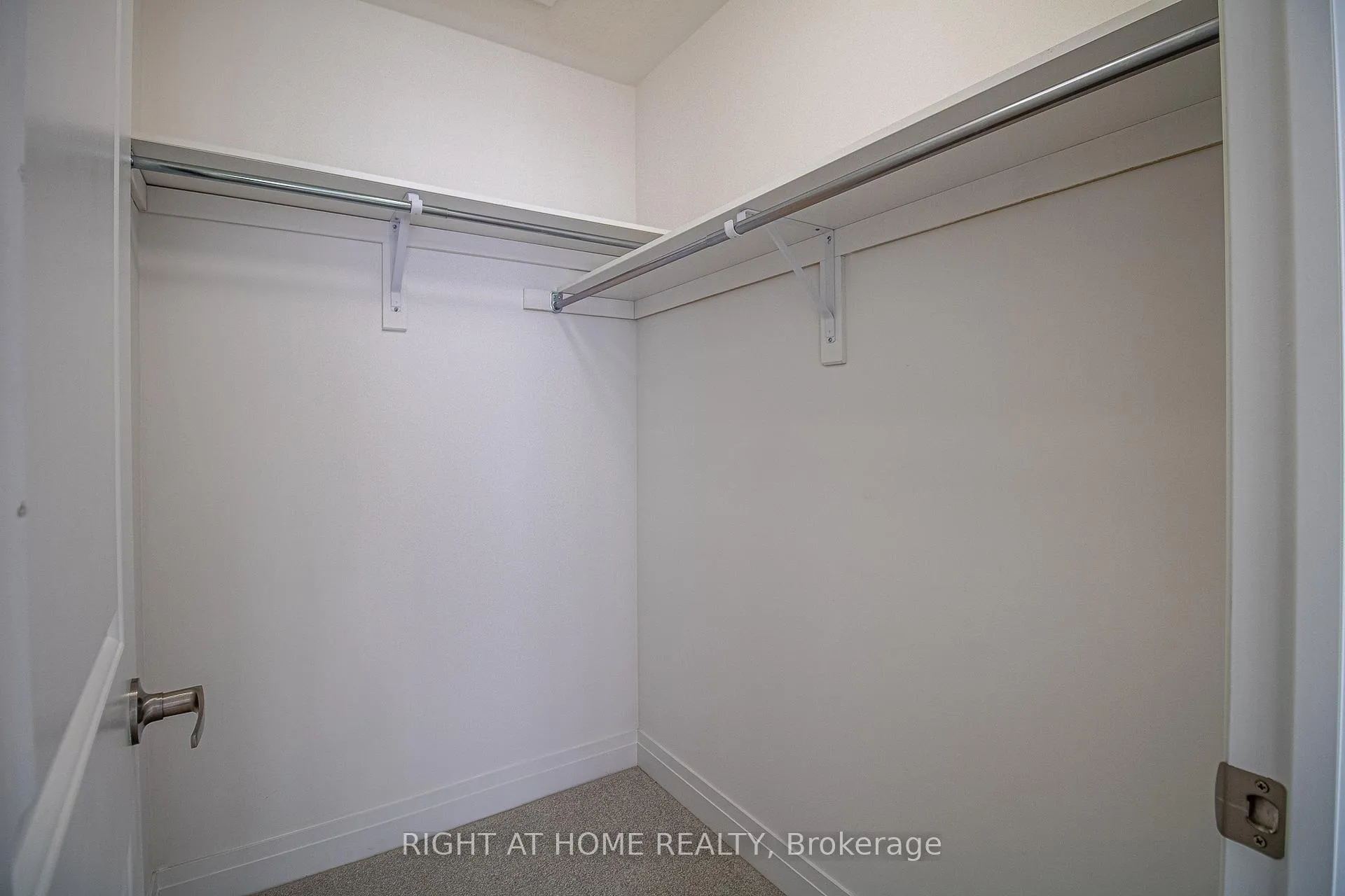 Photo 21 of 14 Waterside Way, Whitby, Port Whitby — HOMEH