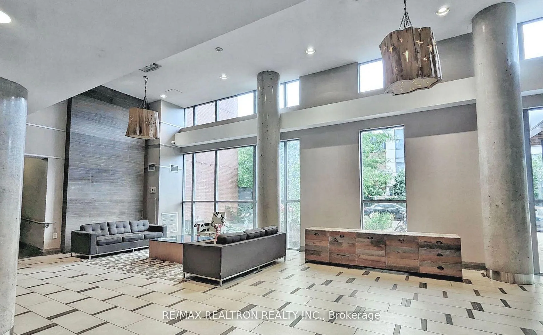 Photo 4 of Unit 714, 25 Cole Street, Toronto, Regent Park — HOMEH