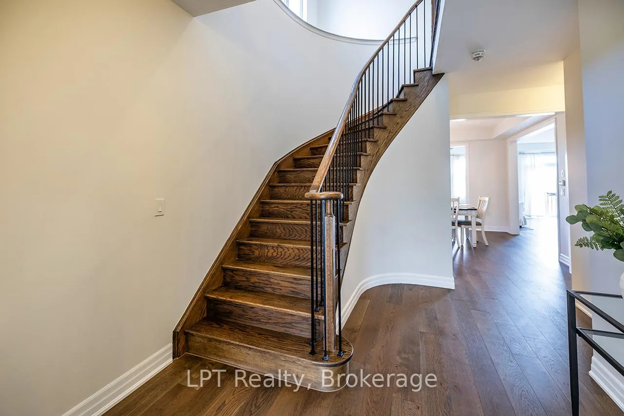 Photo 2 of 35 Purdy Place, Clarington, Bowmanville — HOMEH