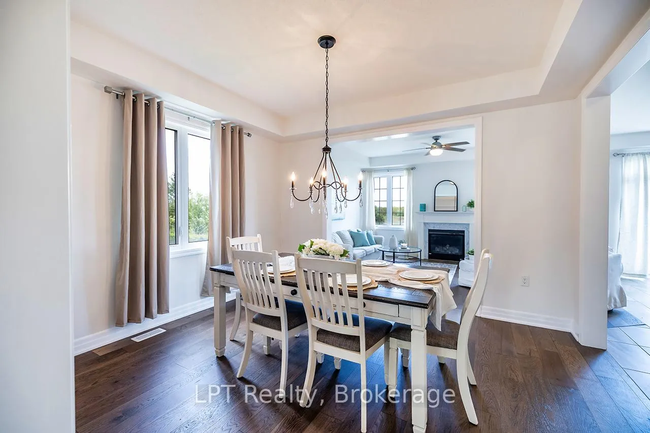Photo 10 of 35 Purdy Place, Clarington, Bowmanville — HOMEH