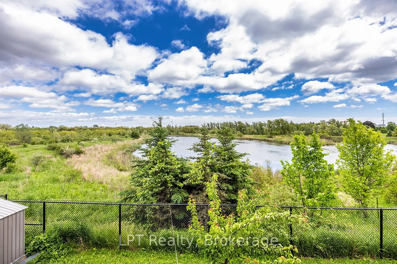 Photo 11 of 35 Purdy Place, Clarington, Bowmanville — HOMEH