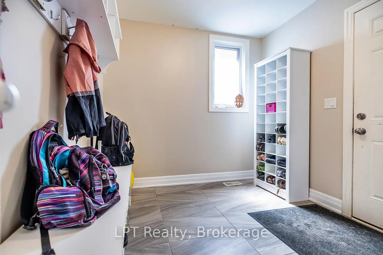Photo 12 of 35 Purdy Place, Clarington, Bowmanville — HOMEH