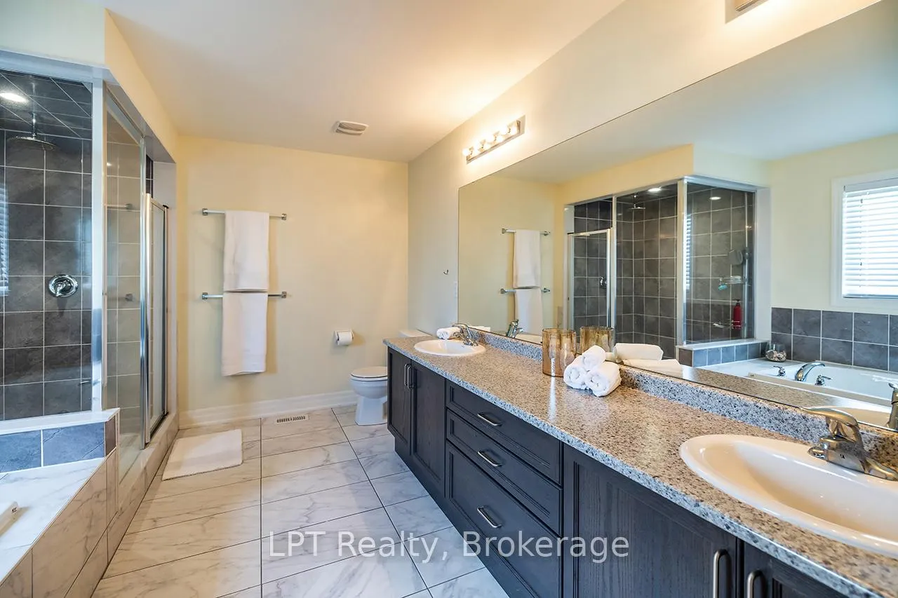 Photo 15 of 35 Purdy Place, Clarington, Bowmanville — HOMEH