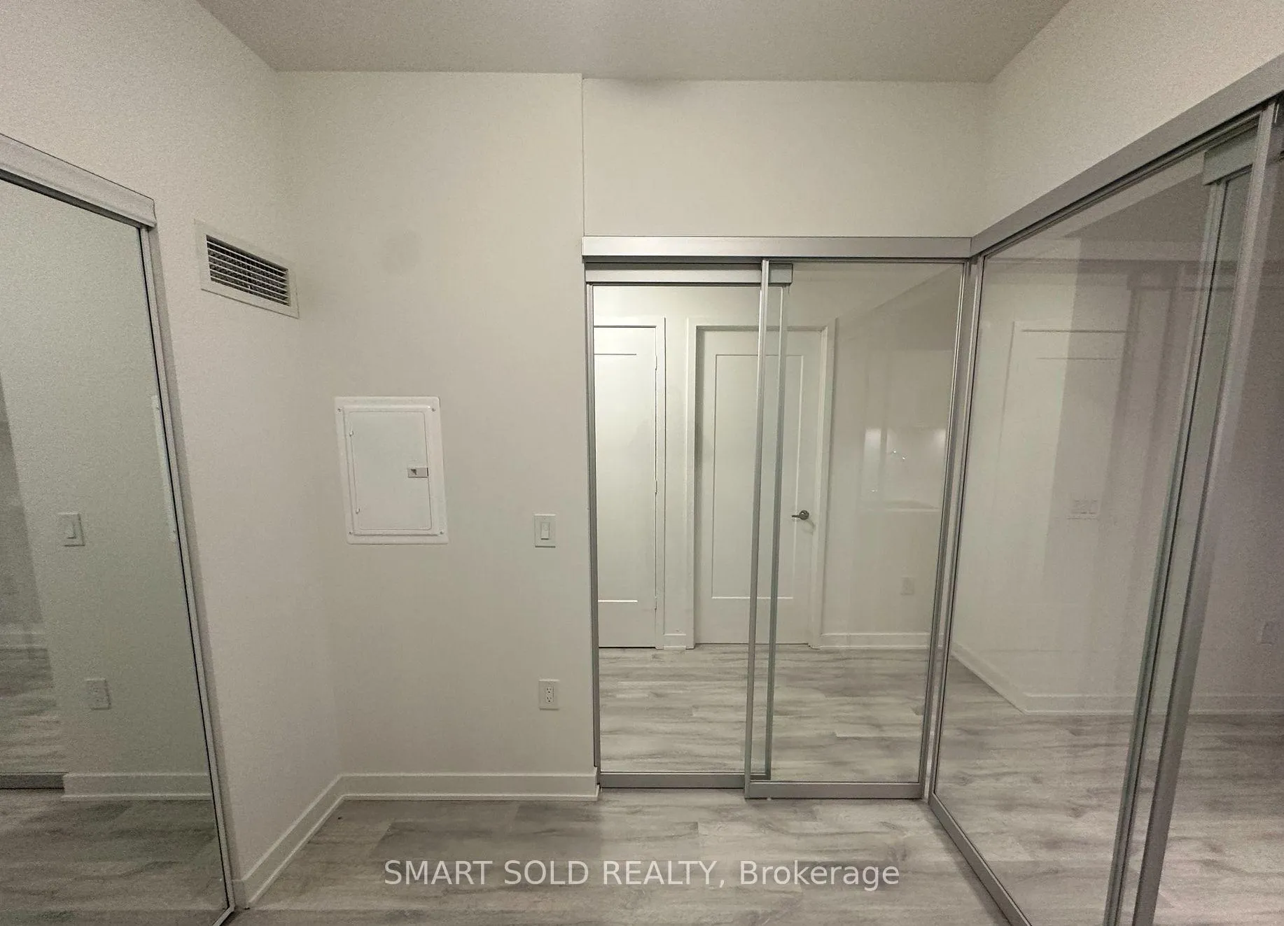 Photo 2 of Unit 607 E, 70 Princess Street E, Toronto, Waterfront Communities — HOMEH