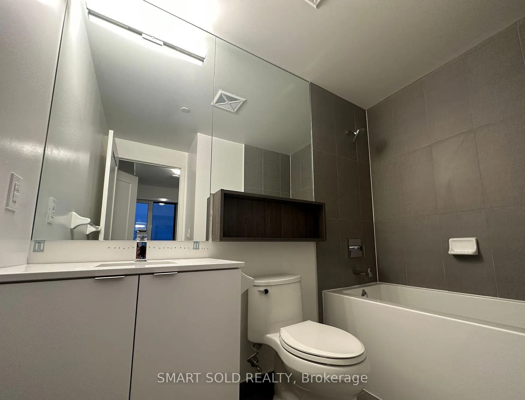 Photo 15 of Unit 607 E, 70 Princess Street E, Toronto, Waterfront Communities — HOMEH
