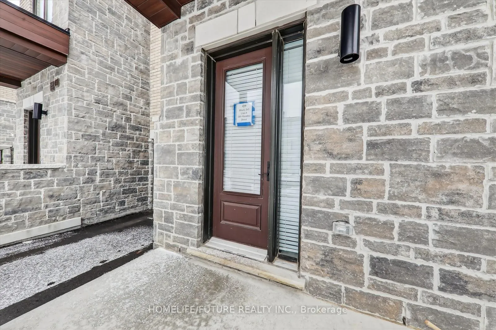 Photo 6 of 180 Mumbai Drive, Markham, Middlefield — HOMEH
