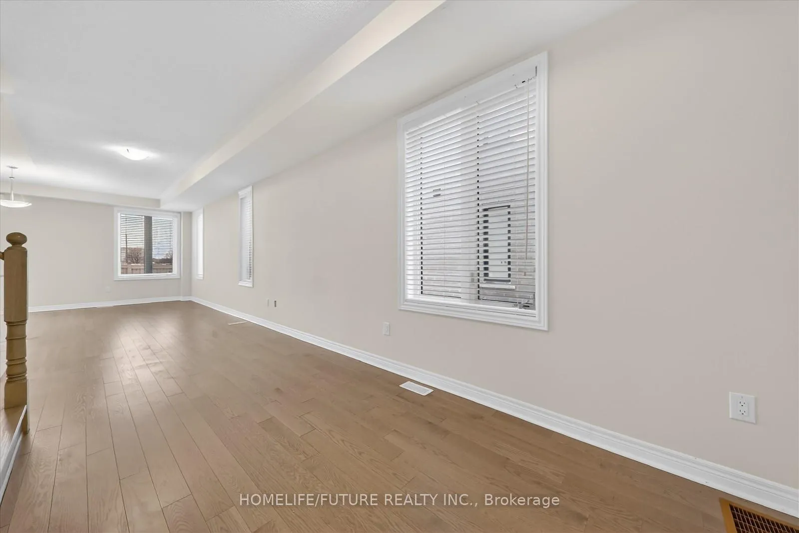 Photo 10 of 180 Mumbai Drive, Markham, Middlefield — HOMEH