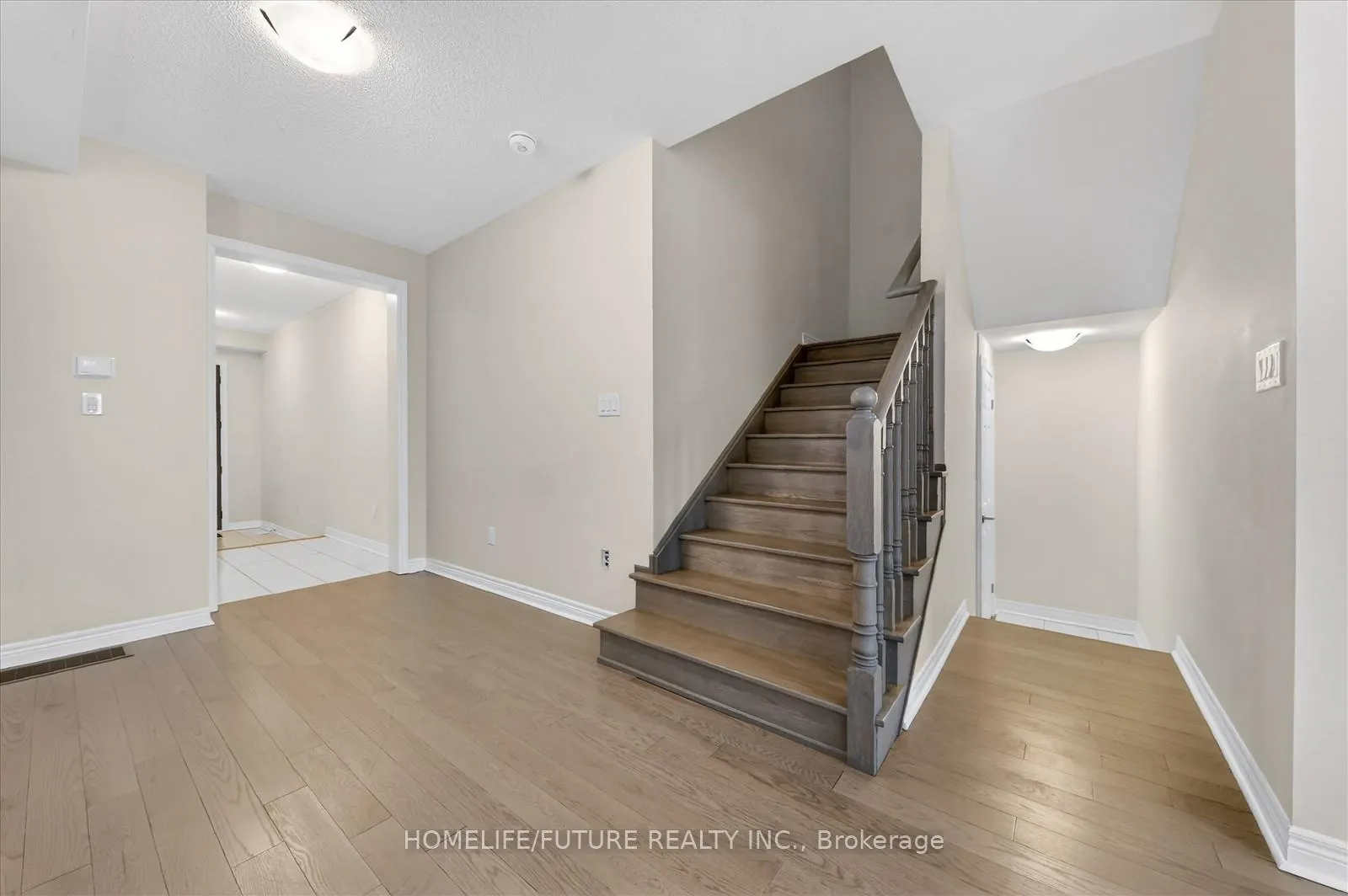 Photo 12 of 180 Mumbai Drive, Markham, Middlefield — HOMEH