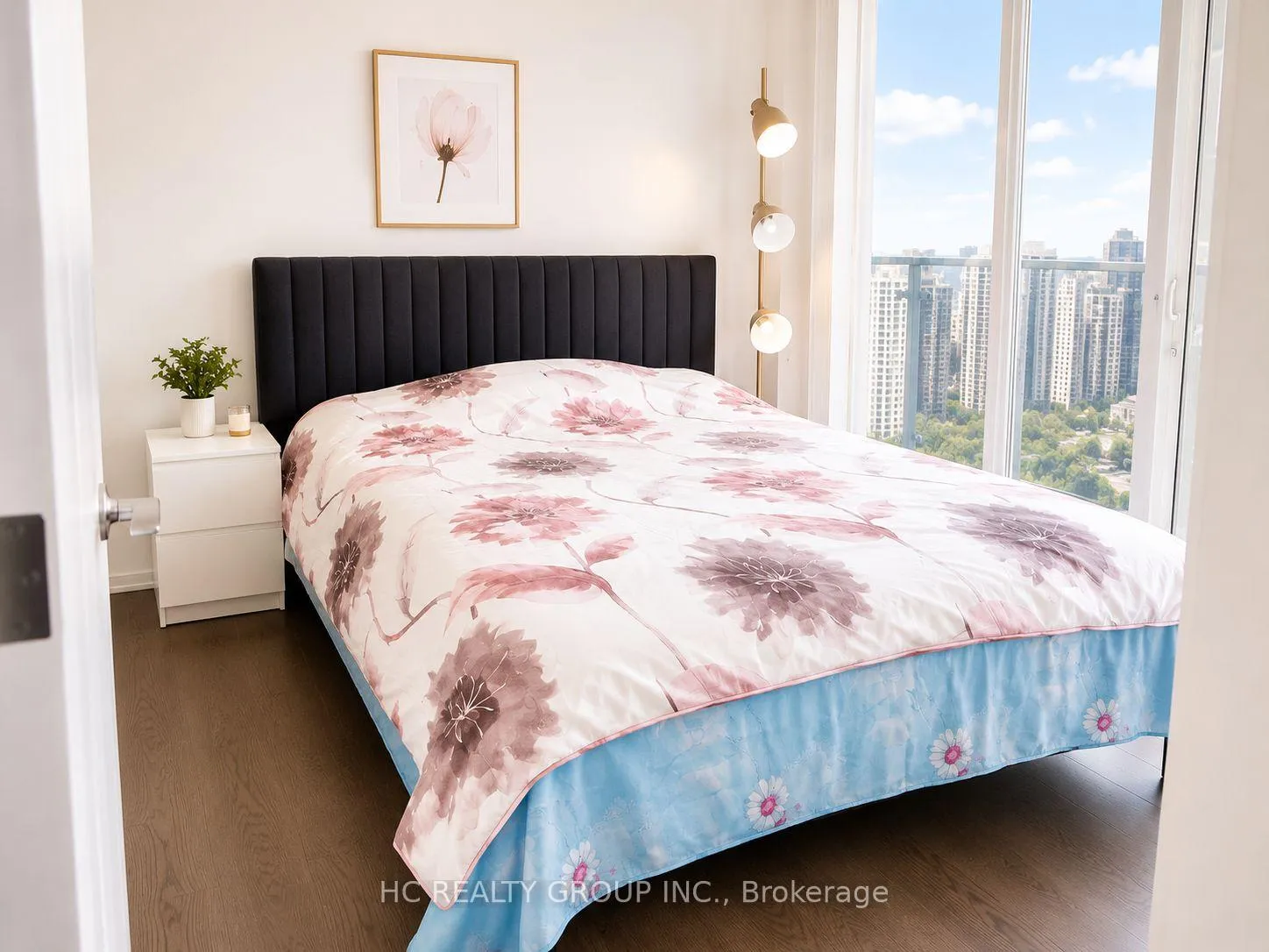 Photo 7 of Unit 5201, 1 Bloor Street E, Toronto, The Annex — HOMEH