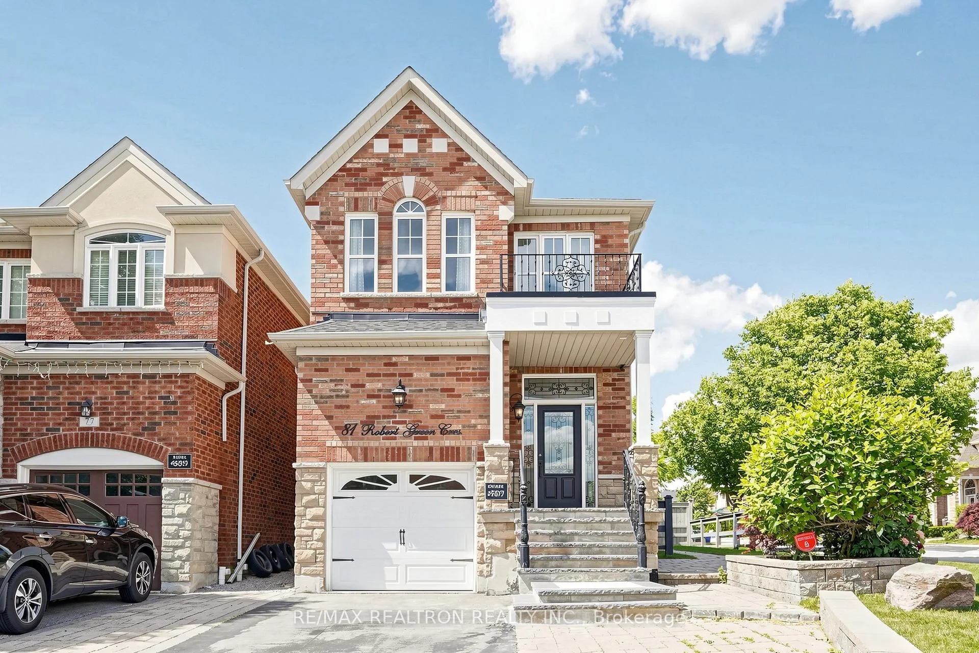 Photo 2 of 81 Robert Green Crescent, Vaughan, Patterson — HOMEH