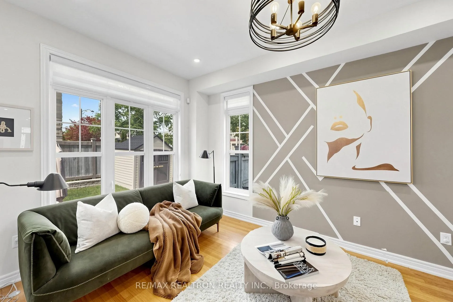 Photo 8 of 81 Robert Green Crescent, Vaughan, Patterson — HOMEH