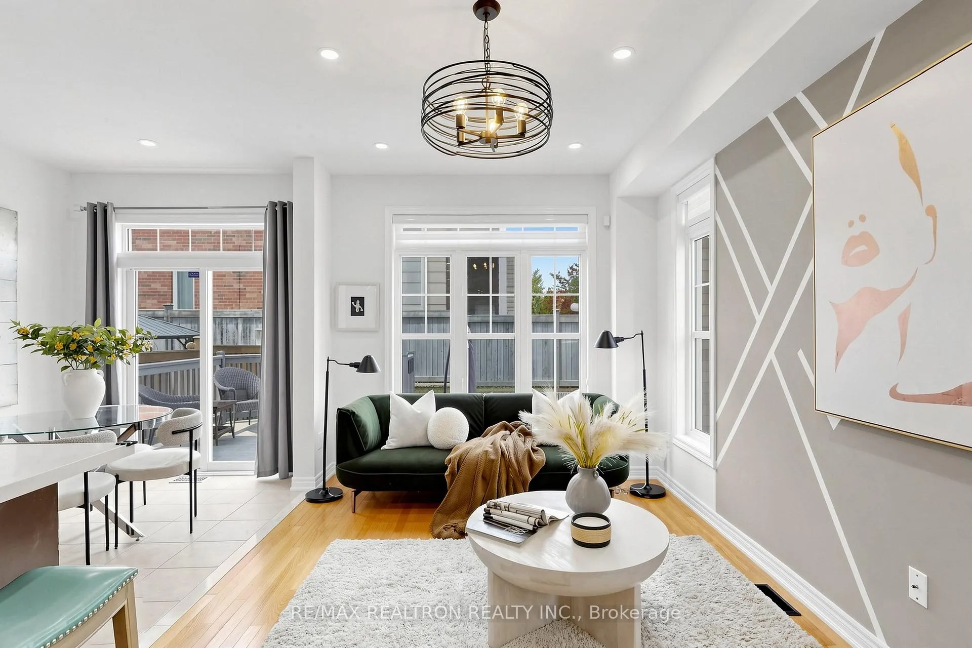 Photo 9 of 81 Robert Green Crescent, Vaughan, Patterson — HOMEH