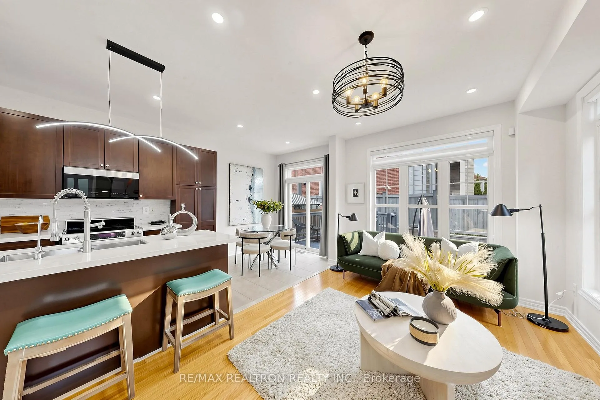 Photo 10 of 81 Robert Green Crescent, Vaughan, Patterson — HOMEH