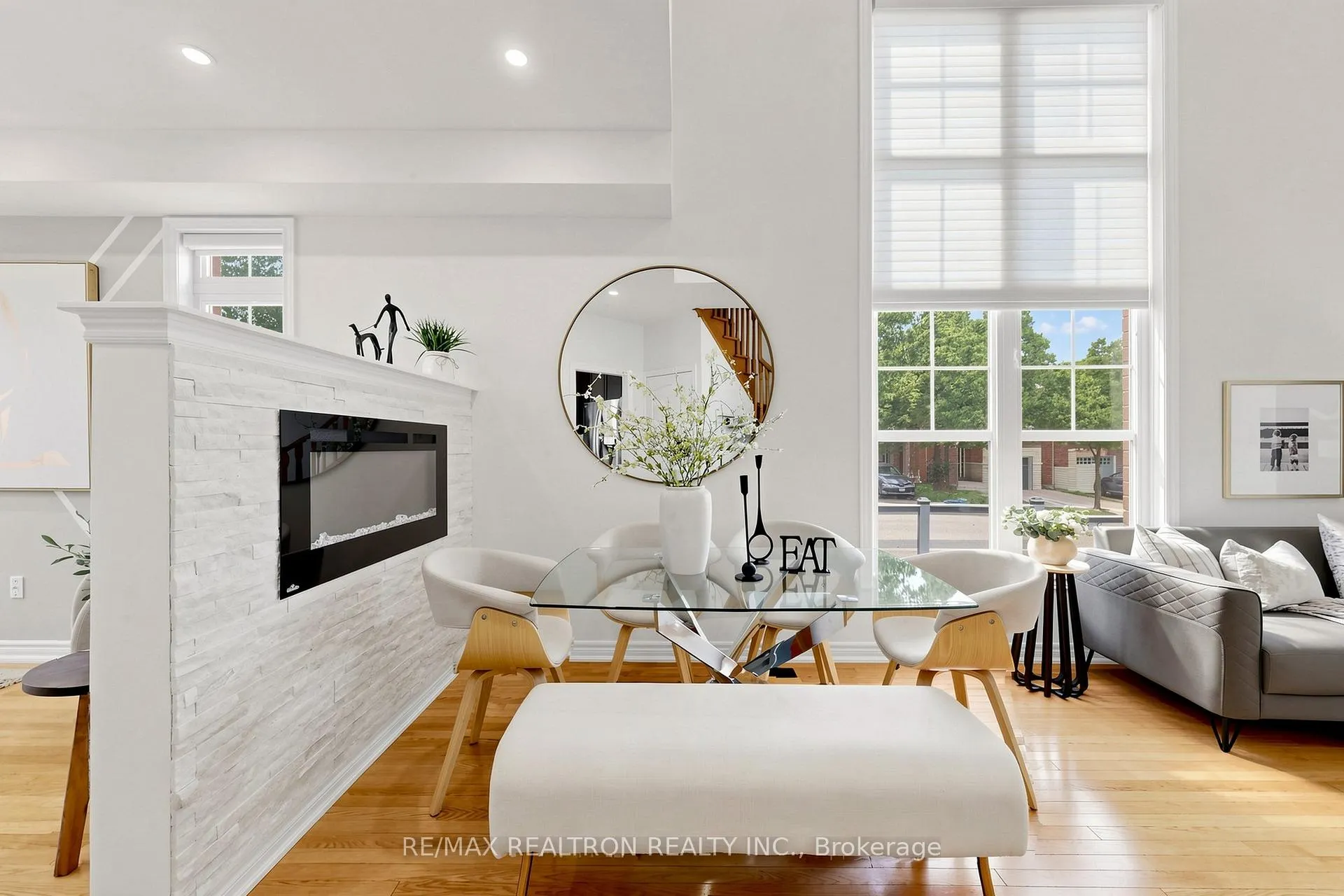 Photo 15 of 81 Robert Green Crescent, Vaughan, Patterson — HOMEH