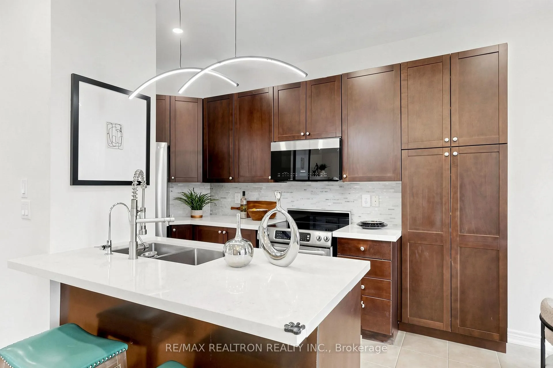 Photo 20 of 81 Robert Green Crescent, Vaughan, Patterson — HOMEH