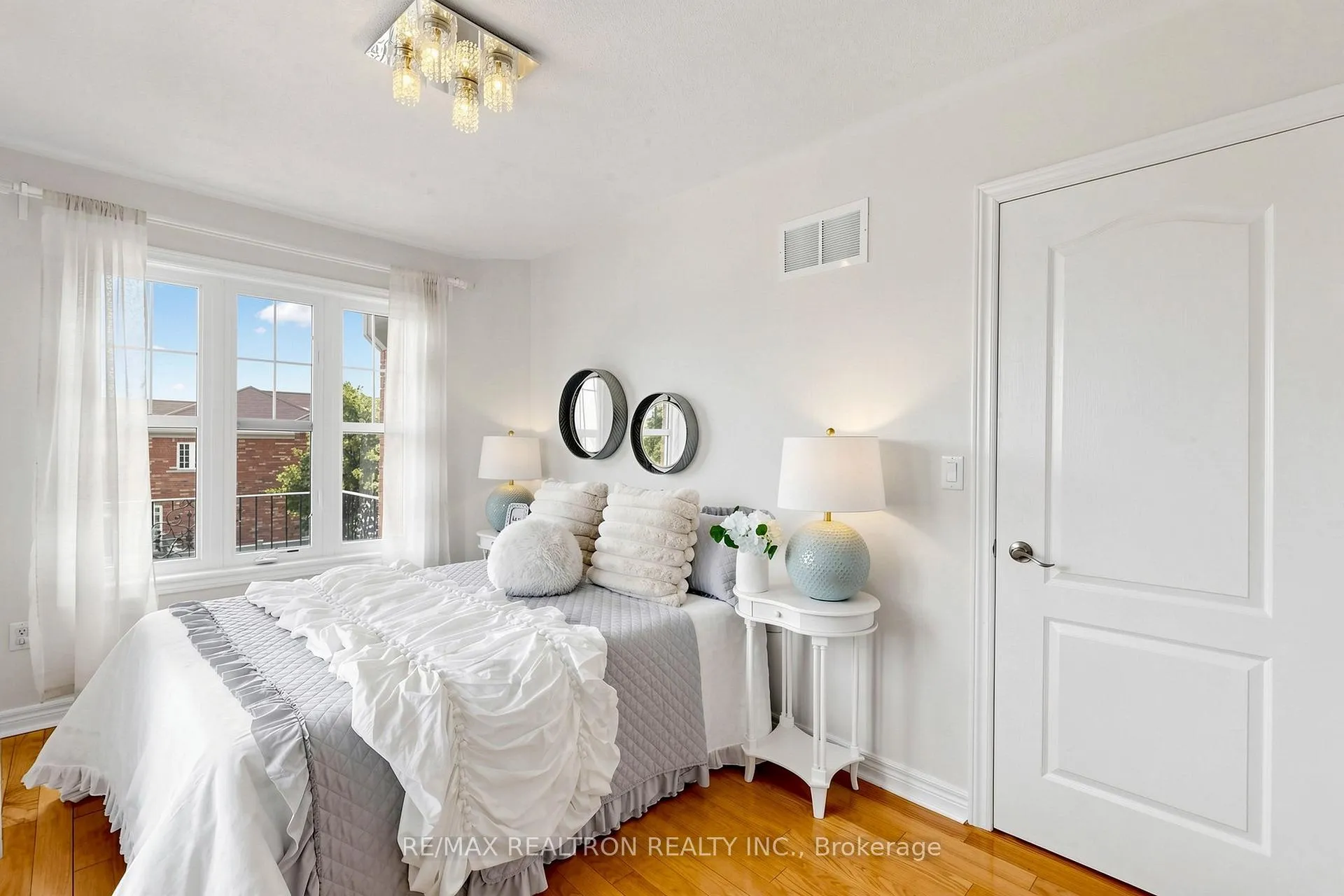 Photo 30 of 81 Robert Green Crescent, Vaughan, Patterson — HOMEH