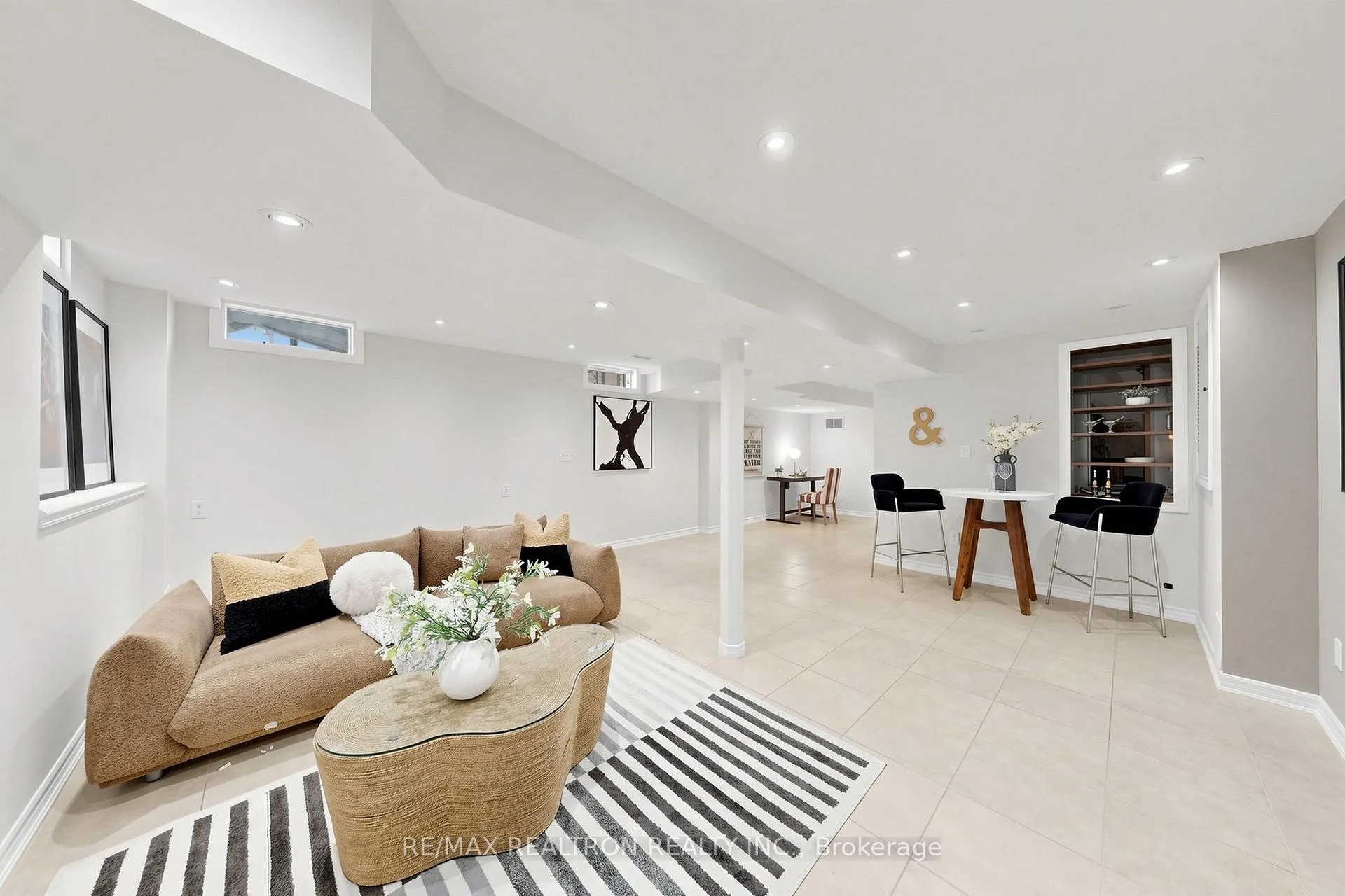 Photo 36 of 81 Robert Green Crescent, Vaughan, Patterson — HOMEH