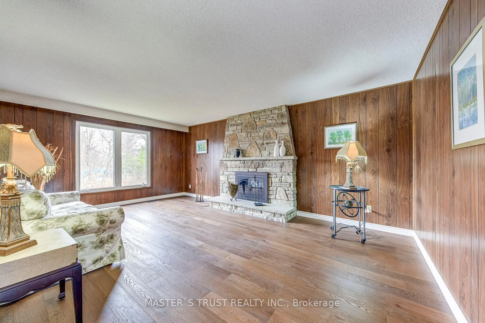 Photo 8 of 2591 Robin Drive, Mississauga, Sheridan — HOMEH