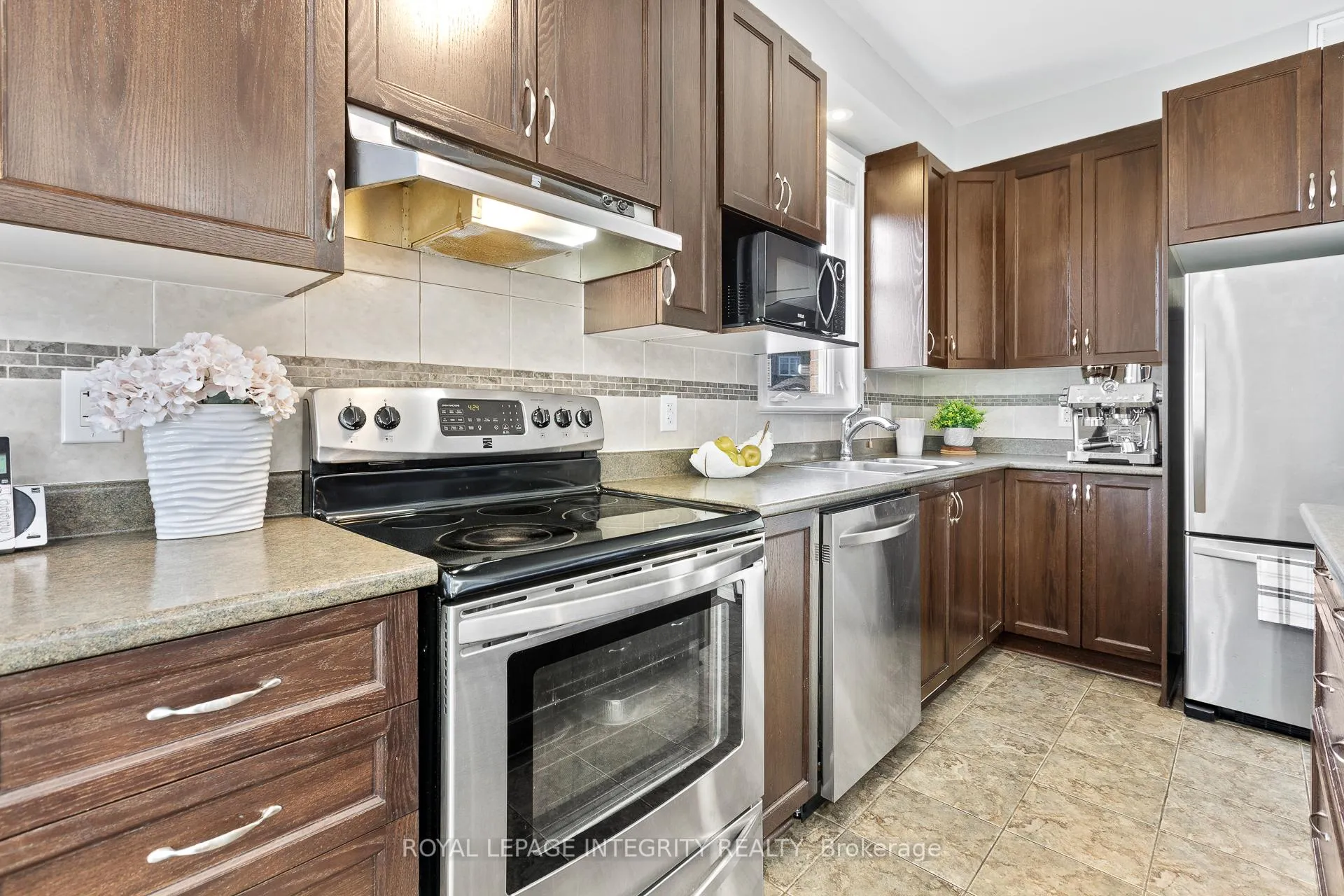 Photo 9 of 179 Flat Sedge Crescent, Ottawa, Blossom Park/Kemp Park/Findlay Creek — HOMEH
