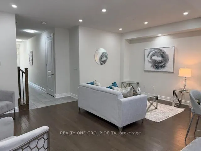 Photo 7 of 6 Quinton Ridge, Brampton, Bram West — HOMEH