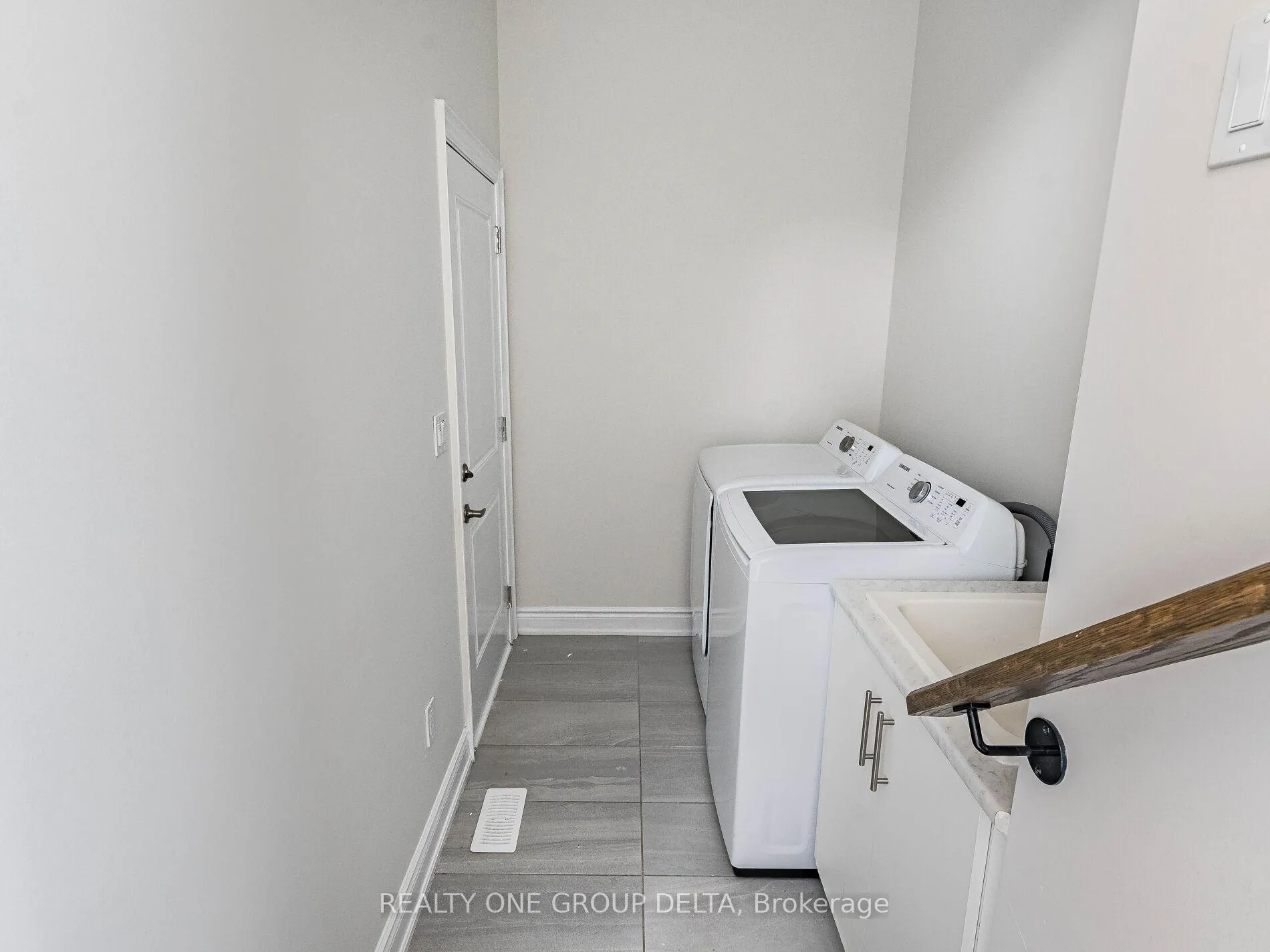 Photo 26 of 6 Quinton Ridge, Brampton, Bram West — HOMEH
