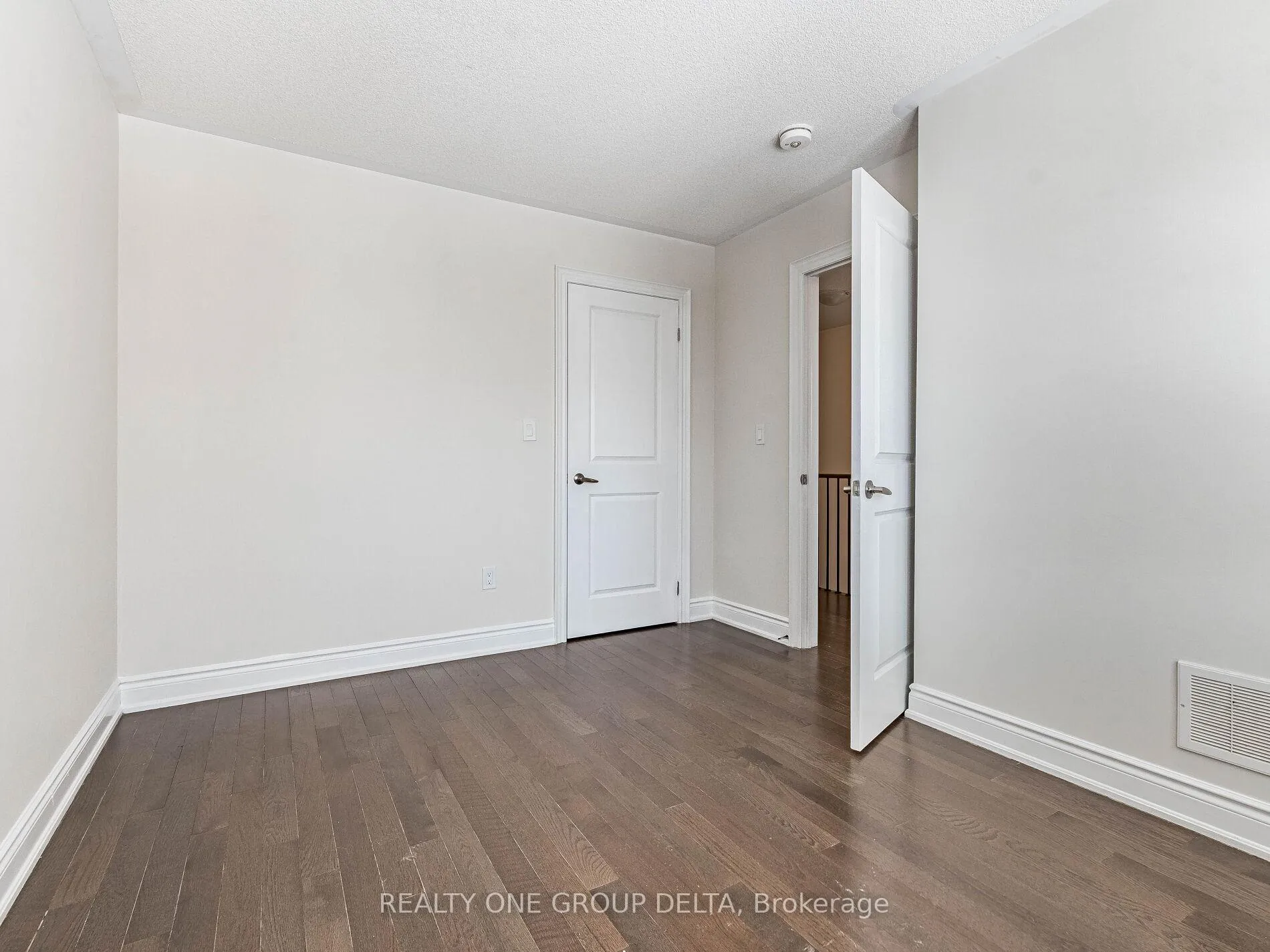Photo 37 of 6 Quinton Ridge, Brampton, Bram West — HOMEH