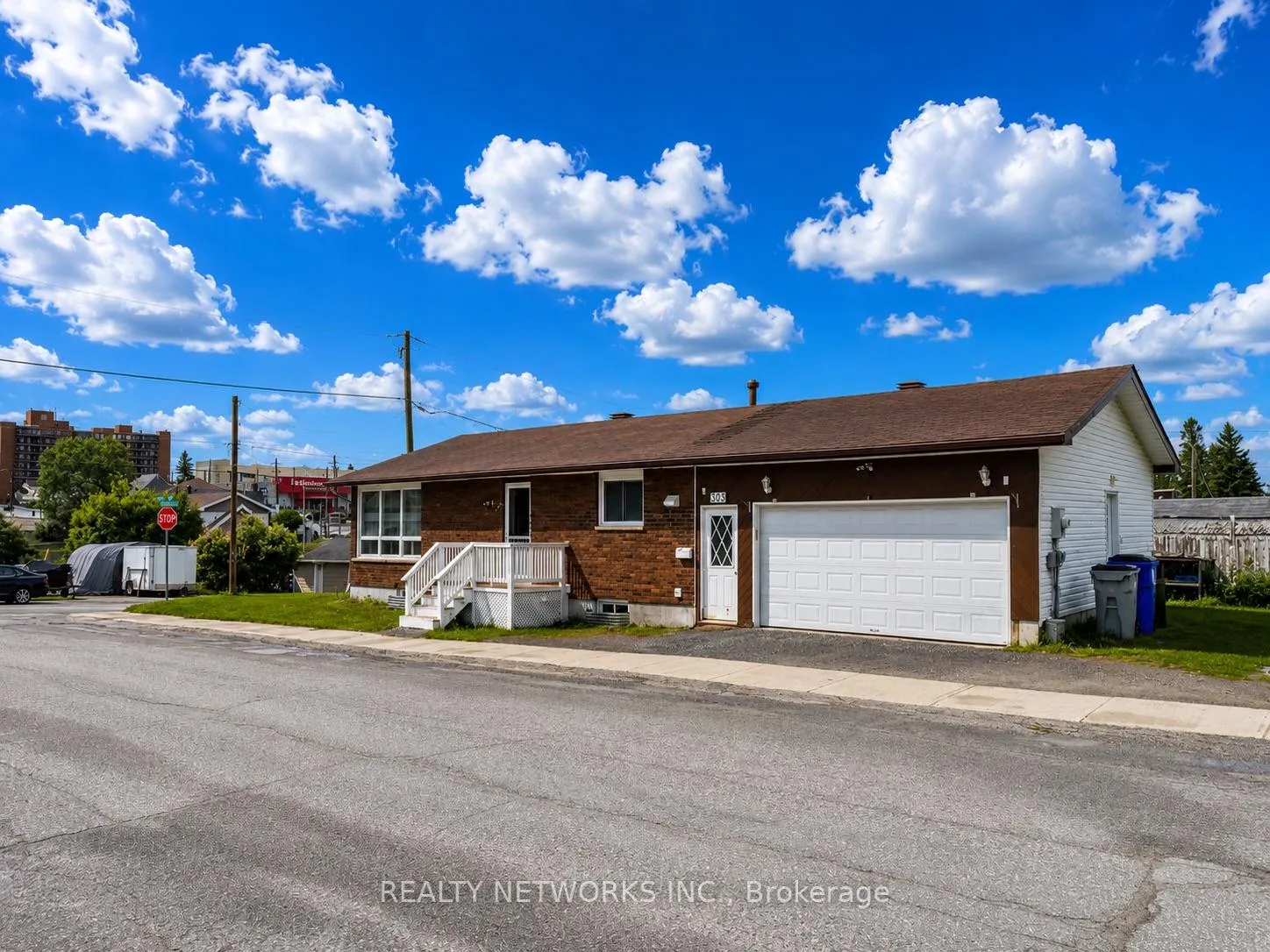 Front of 303 Poplar Avenue
