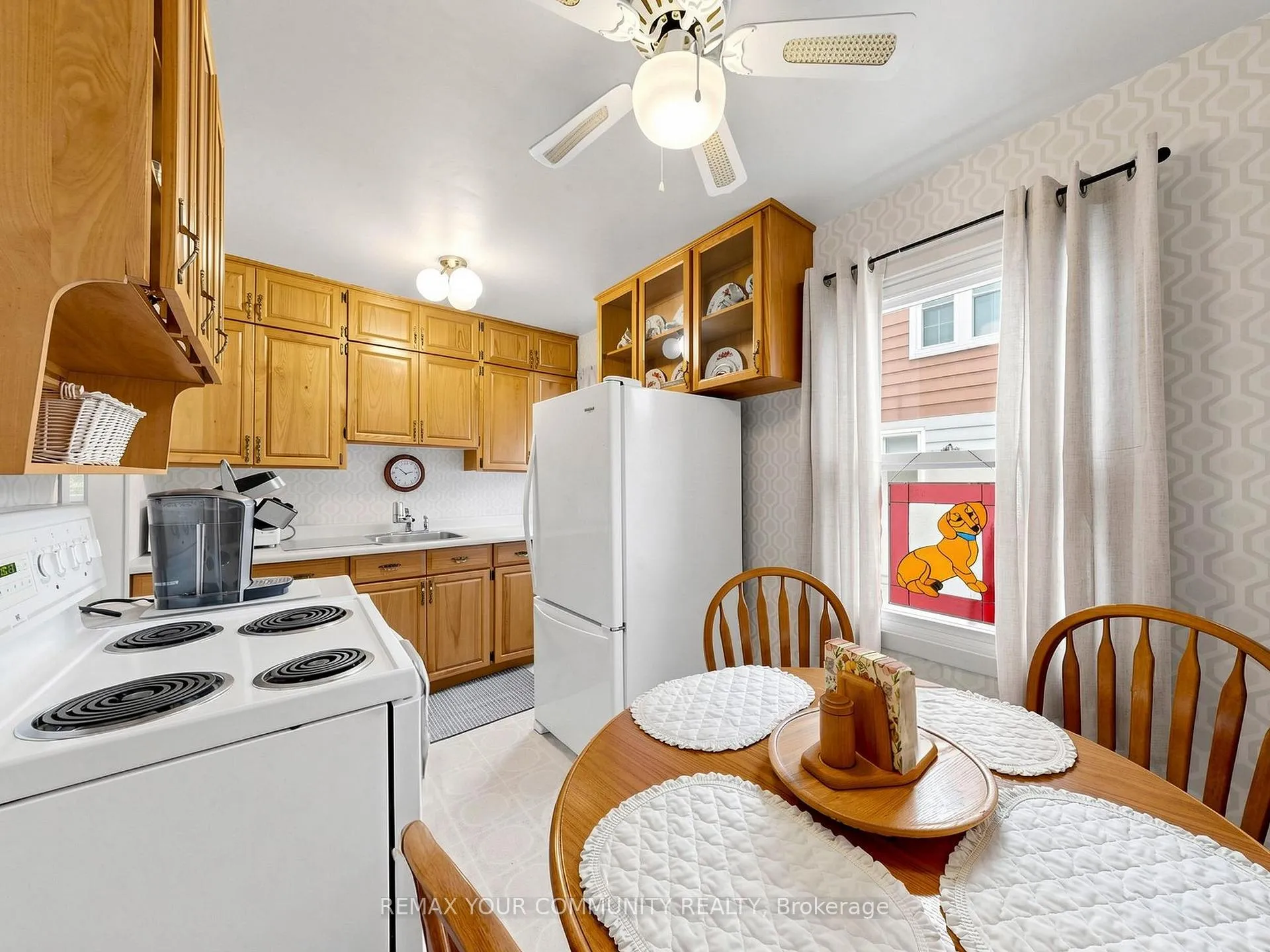 Photo 14 of 17 Colborne Street E, Kawartha Lakes, Lindsay — HOMEH
