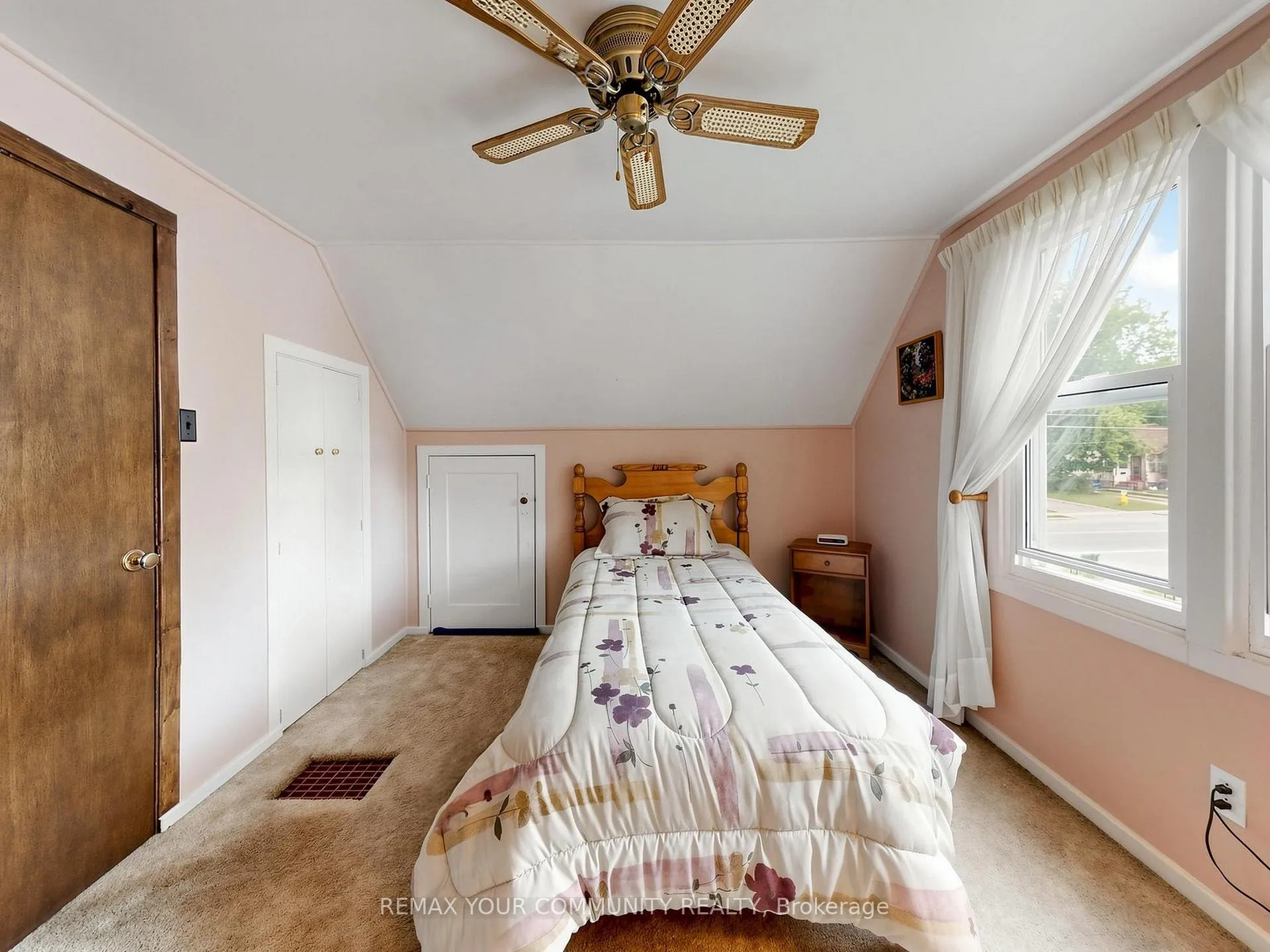 Photo 29 of 17 Colborne Street E, Kawartha Lakes, Lindsay — HOMEH