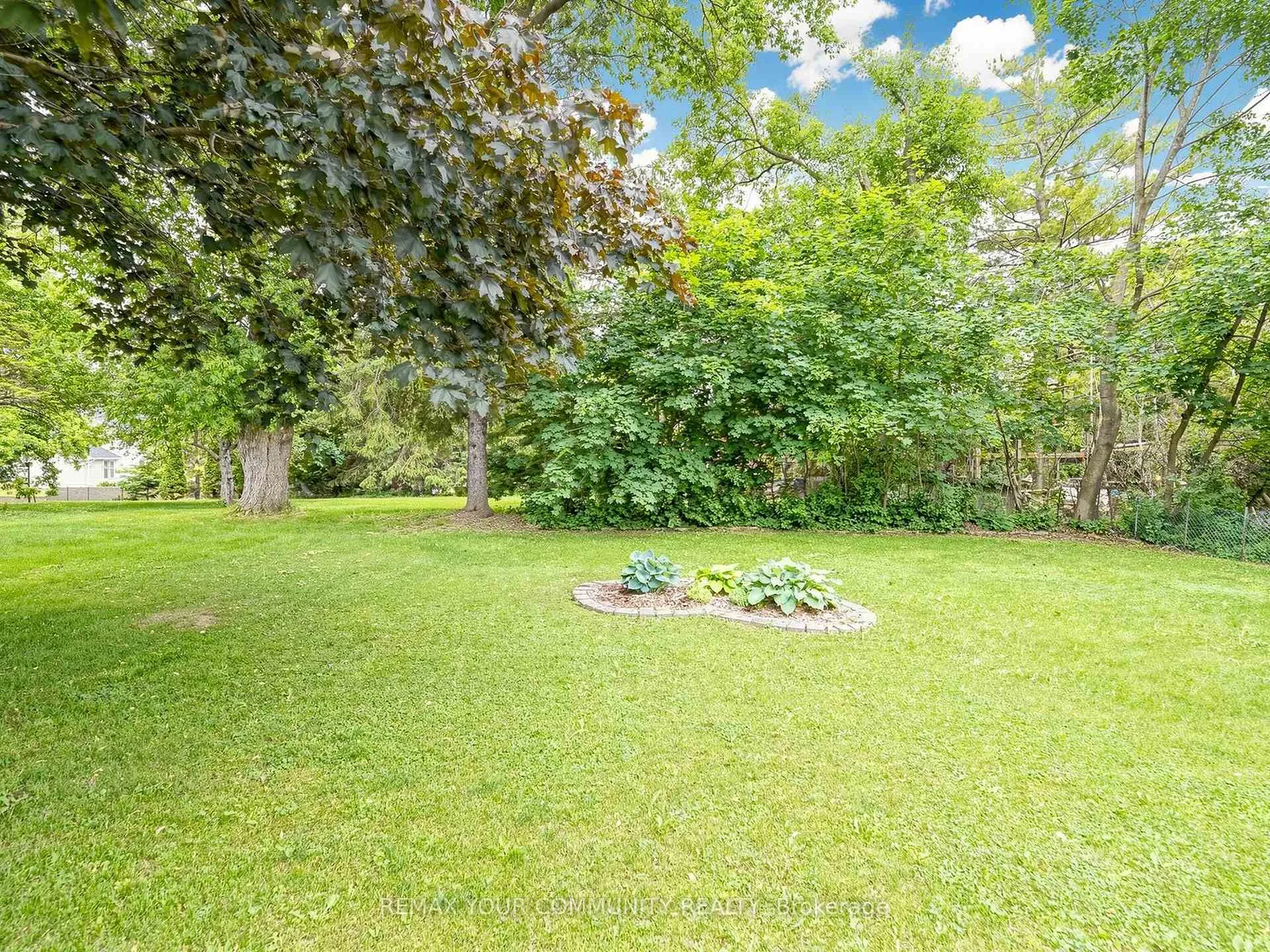 Photo 44 of 17 Colborne Street E, Kawartha Lakes, Lindsay — HOMEH